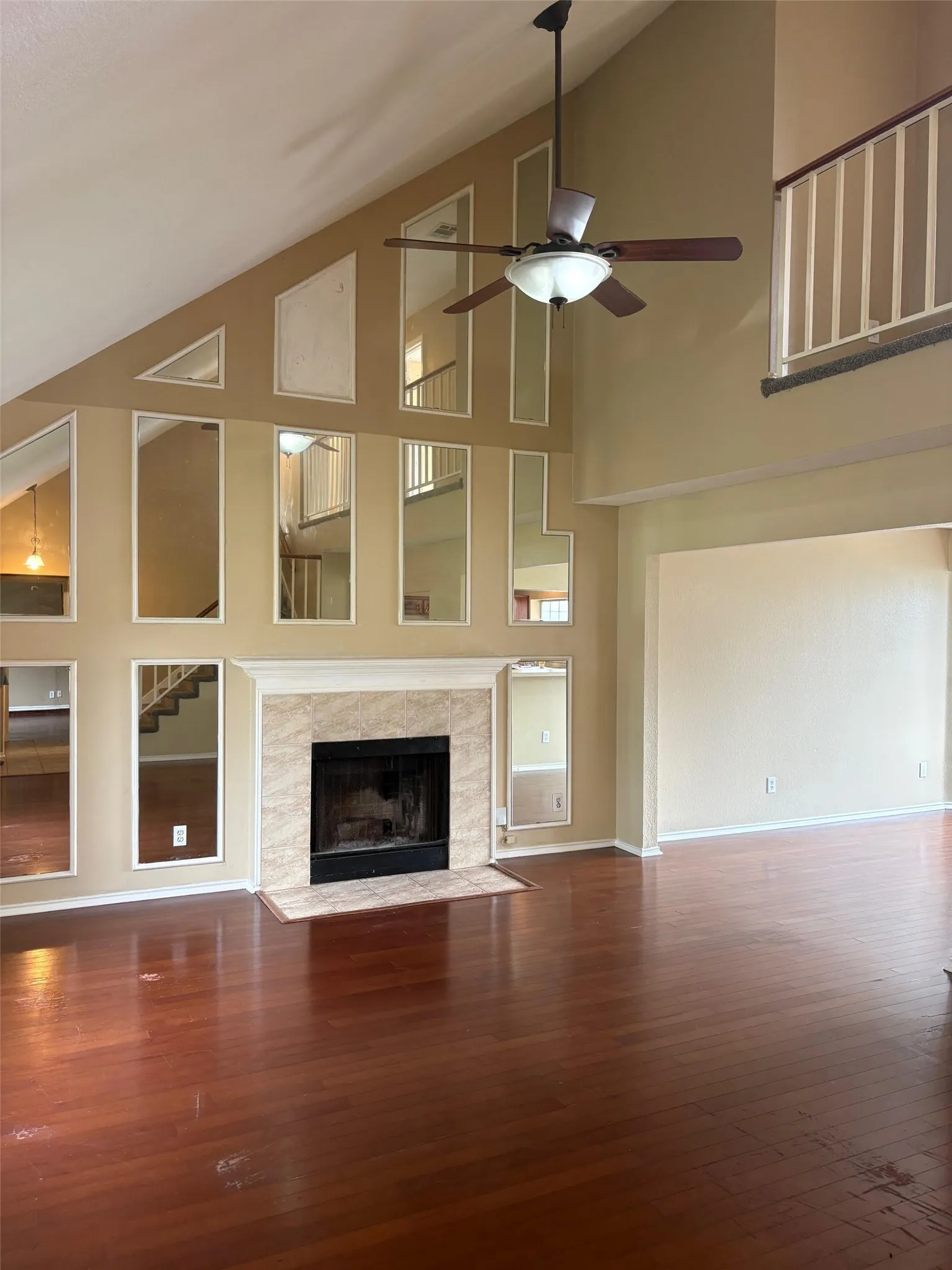 Single Family Residence For Sale in Dallas County , 320 W Williams Street, Cedar Hill, Texas 75104, 3 Bedroom, 3 Bathroom, Garage spaces, 2,317 Sqft, built in 1985, Preowned, mls#21236795, Real Estate Agent in Cedar Hill, Homes For Sale in Dallas county, Homes For Sale in Cedar Hill, Realtor in Cedar Hill Texas, Real Estate Brokerage Independent Realty Texas, Luminita Cordes Realtor