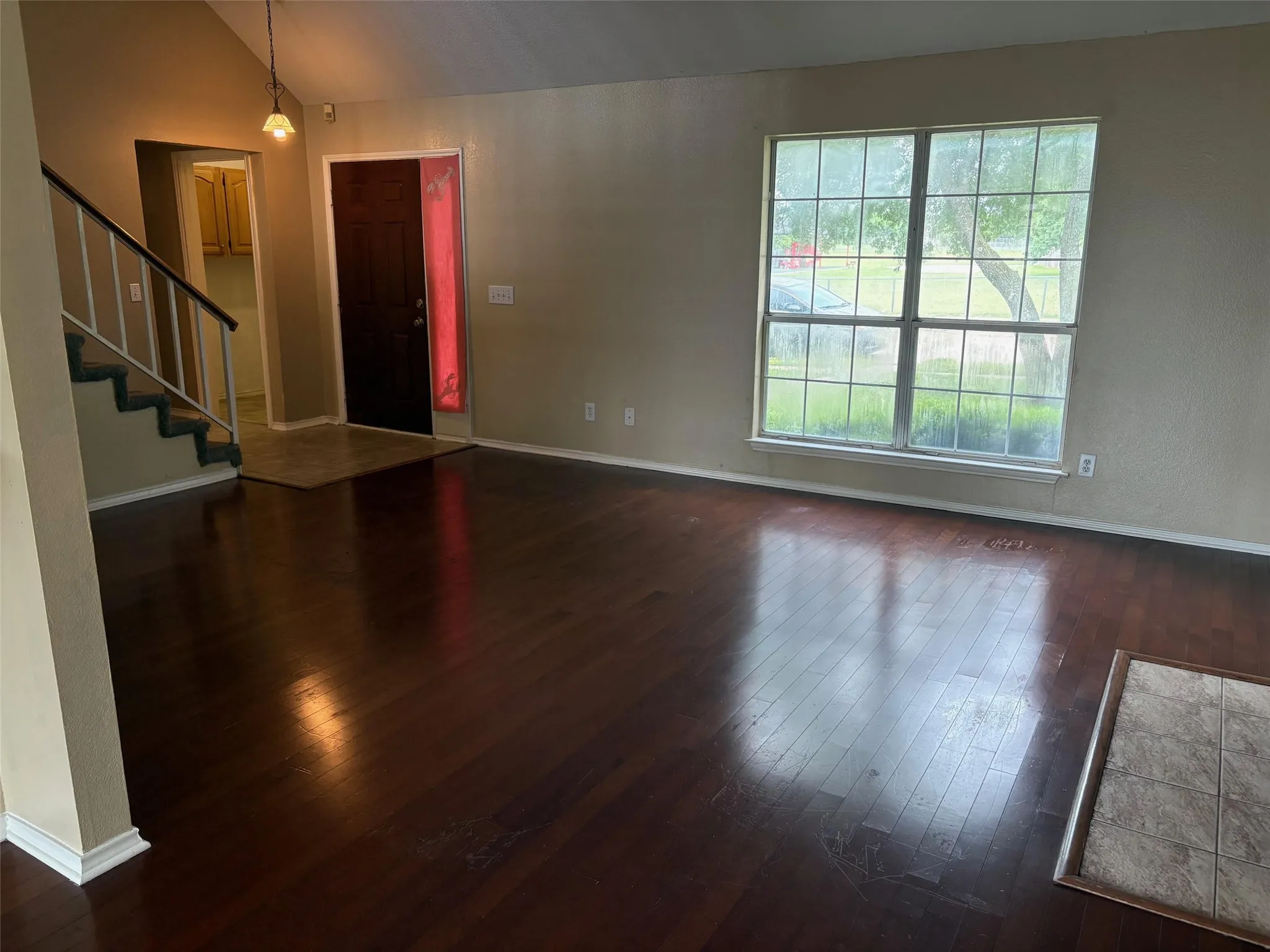 Single Family Residence For Sale in Dallas County , 320 W Williams Street, Cedar Hill, Texas 75104, 3 Bedroom, 3 Bathroom, Garage spaces, 2,317 Sqft, built in 1985, Preowned, mls#21236795, Real Estate Agent in Cedar Hill, Homes For Sale in Dallas county, Homes For Sale in Cedar Hill, Realtor in Cedar Hill Texas, Real Estate Brokerage Independent Realty Texas, Luminita Cordes Realtor
