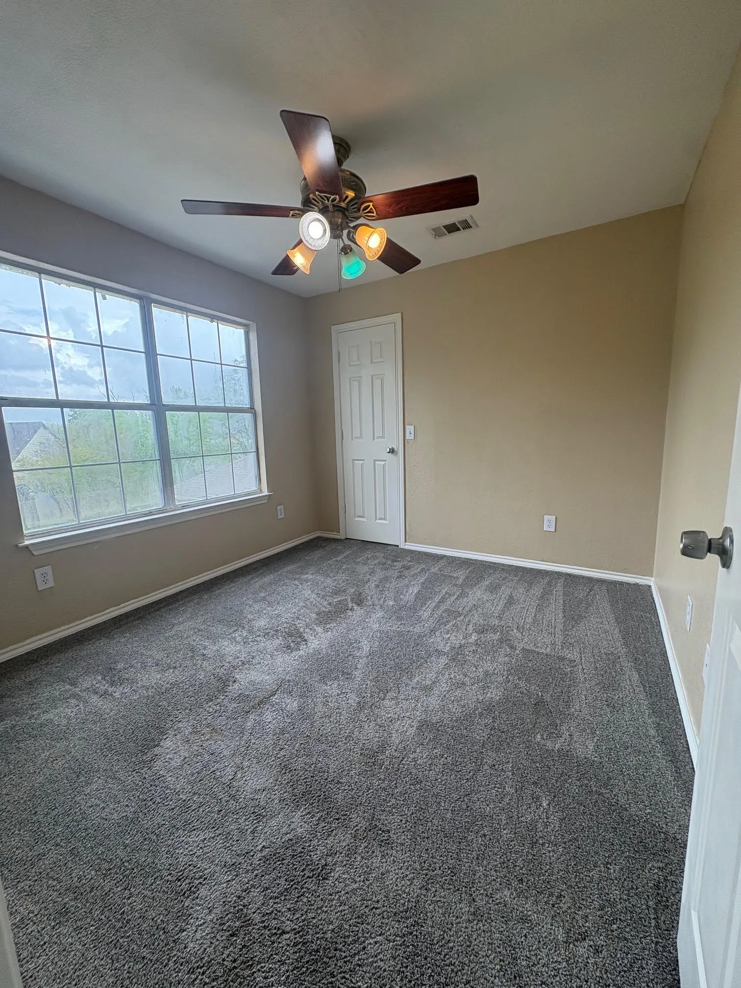 Single Family Residence For Sale in Dallas County , 320 W Williams Street, Cedar Hill, Texas 75104, 3 Bedroom, 3 Bathroom, Garage spaces, 2,317 Sqft, built in 1985, Preowned, mls#21236795, Real Estate Agent in Cedar Hill, Homes For Sale in Dallas county, Homes For Sale in Cedar Hill, Realtor in Cedar Hill Texas, Real Estate Brokerage Independent Realty Texas, Luminita Cordes Realtor