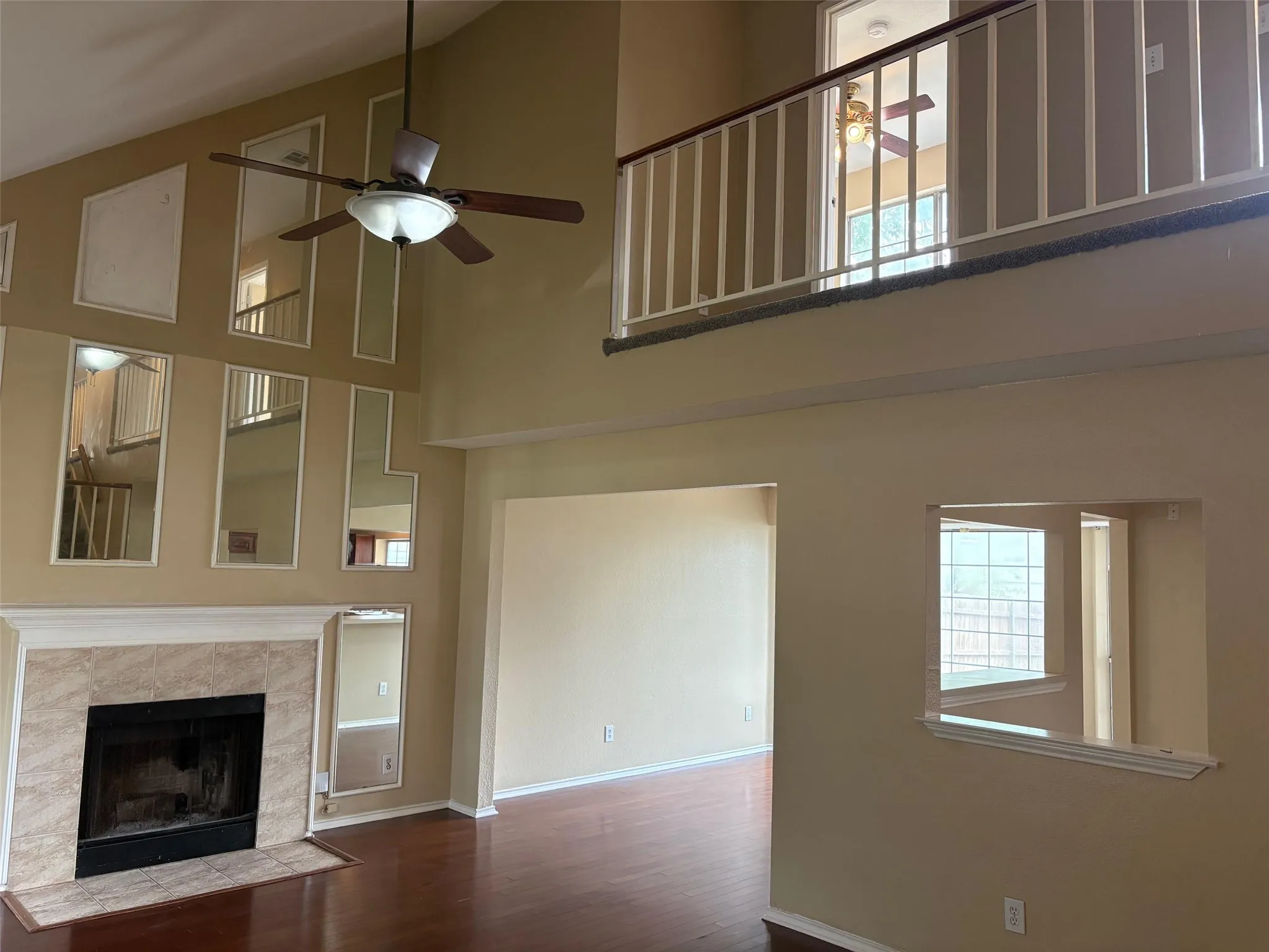 Single Family Residence For Sale in Dallas County , 320 W Williams Street, Cedar Hill, Texas 75104, 3 Bedroom, 3 Bathroom, Garage spaces, 2,317 Sqft, built in 1985, Preowned, mls#21236795, Real Estate Agent in Cedar Hill, Homes For Sale in Dallas county, Homes For Sale in Cedar Hill, Realtor in Cedar Hill Texas, Real Estate Brokerage Independent Realty Texas, Luminita Cordes Realtor