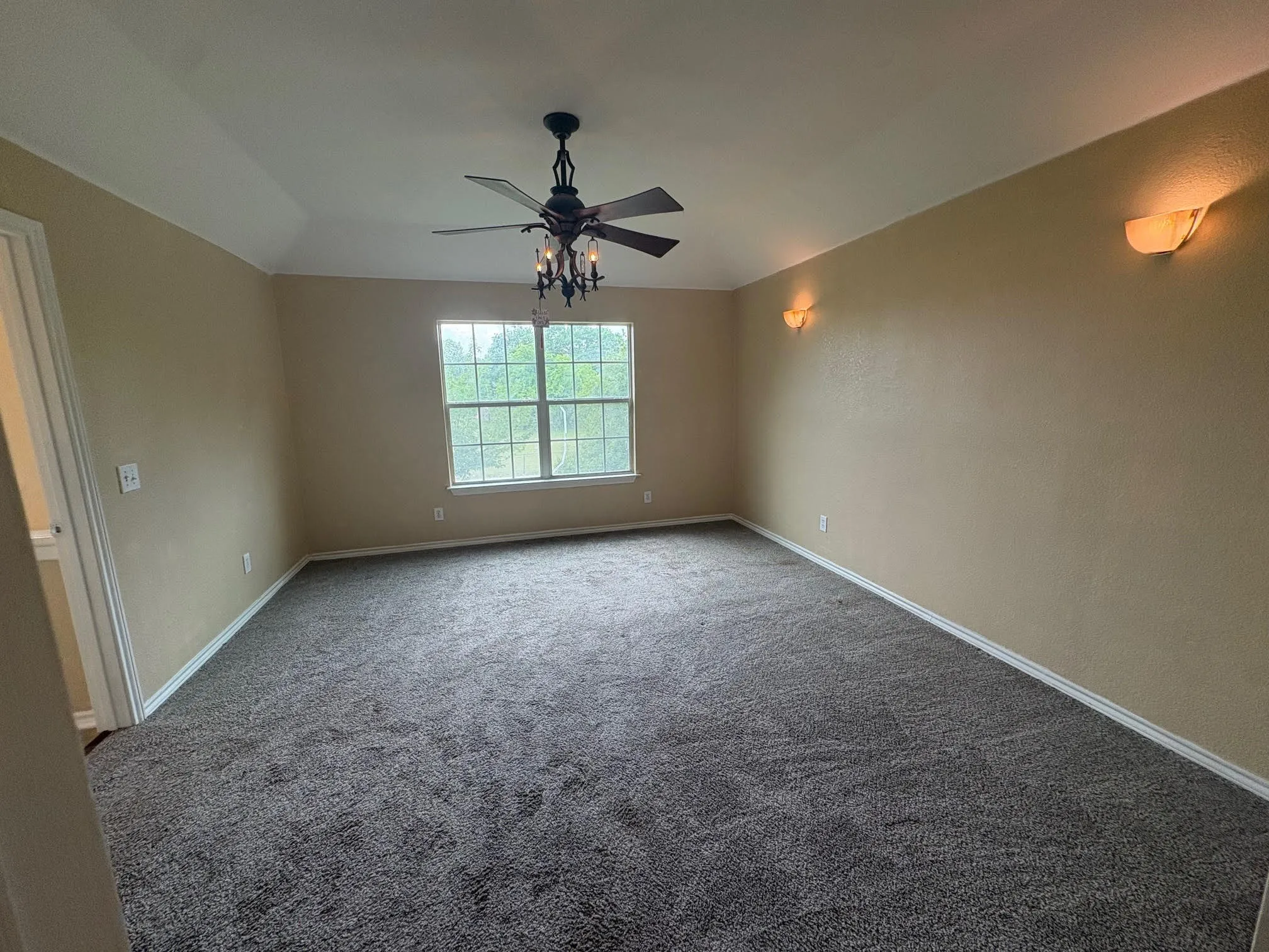 Single Family Residence For Sale in Dallas County , 320 W Williams Street, Cedar Hill, Texas 75104, 3 Bedroom, 3 Bathroom, Garage spaces, 2,317 Sqft, built in 1985, Preowned, mls#21236795, Real Estate Agent in Cedar Hill, Homes For Sale in Dallas county, Homes For Sale in Cedar Hill, Realtor in Cedar Hill Texas, Real Estate Brokerage Independent Realty Texas, Luminita Cordes Realtor