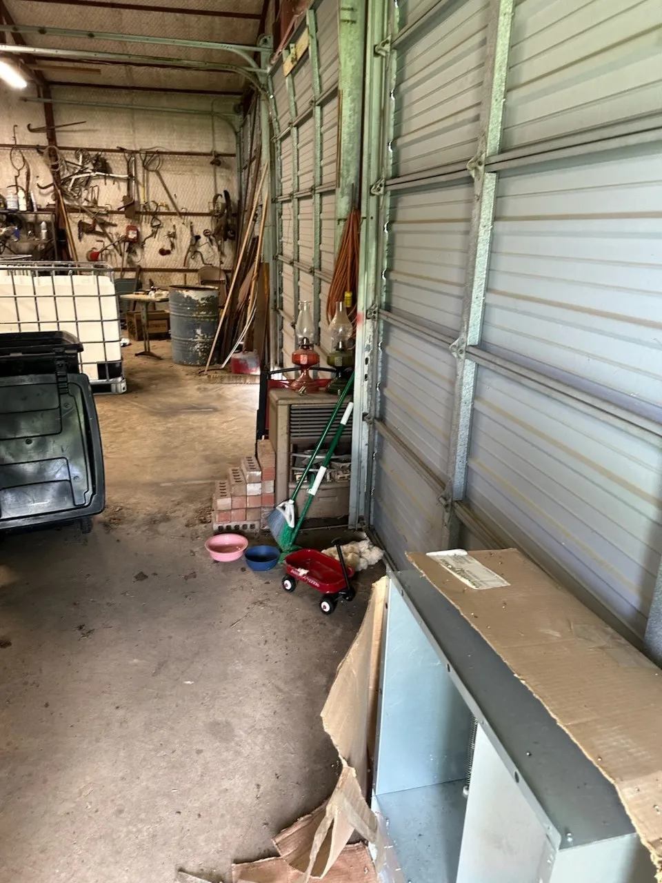 Single Family Residence For Sale in Johnson County , 8208 Pearl, Lillian, Texas 76061, 2 Bedroom, 1 Bathroom, 3 Garage spaces, 1,443 Sqft, built in 1960, mls#21237209, Real Estate Agent in Lillian, Homes For Sale in Johnson county, Homes For Sale in Lillian, Realtor in Lillian Texas, Real Estate Brokerage Independent Realty Texas, Luminita Cordes Realtor