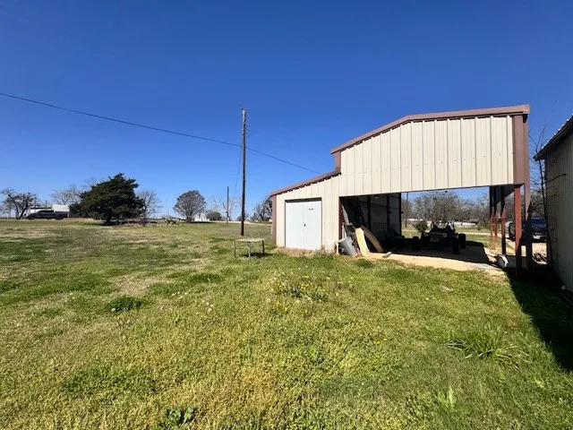 Single Family Residence For Sale in Johnson County , 8208 Pearl, Lillian, Texas 76061, 2 Bedroom, 1 Bathroom, 3 Garage spaces, 1,443 Sqft, built in 1960, mls#21237209, Real Estate Agent in Lillian, Homes For Sale in Johnson county, Homes For Sale in Lillian, Realtor in Lillian Texas, Real Estate Brokerage Independent Realty Texas, Luminita Cordes Realtor