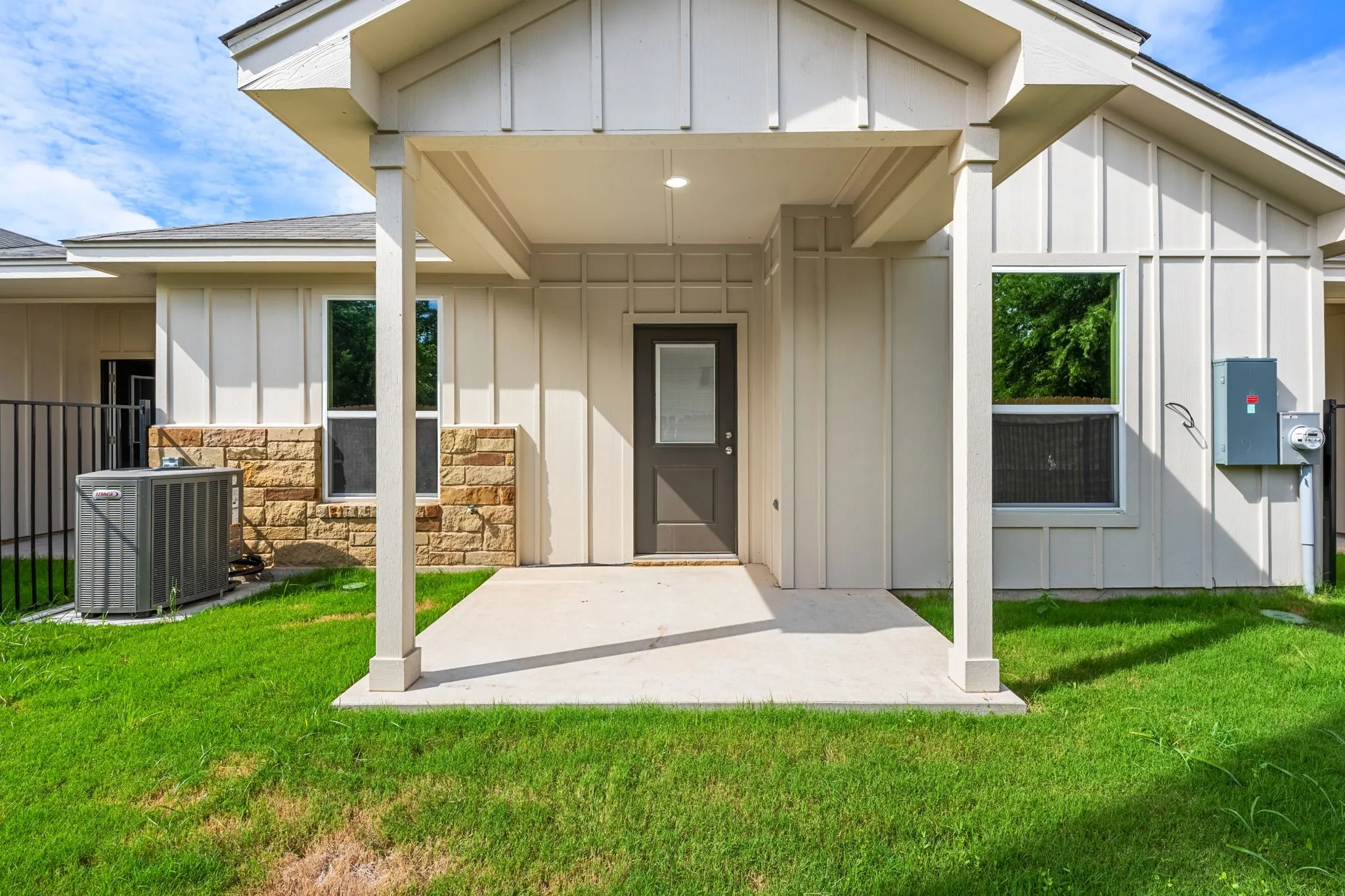 Townhouse For Sale in Coryell County , 408 W Avenue C, Copperas Cove, Texas 76522, 3 Bedroom, 2 Bathroom, 1 Garage spaces, 1,604 Sqft, built in 2025, mls#21222617, Real Estate Agent in Copperas Cove, Homes For Sale in Coryell county, Homes For Sale in Copperas Cove, Realtor in Copperas Cove Texas, Real Estate Brokerage Independent Realty Texas, Luminita Cordes Realtor