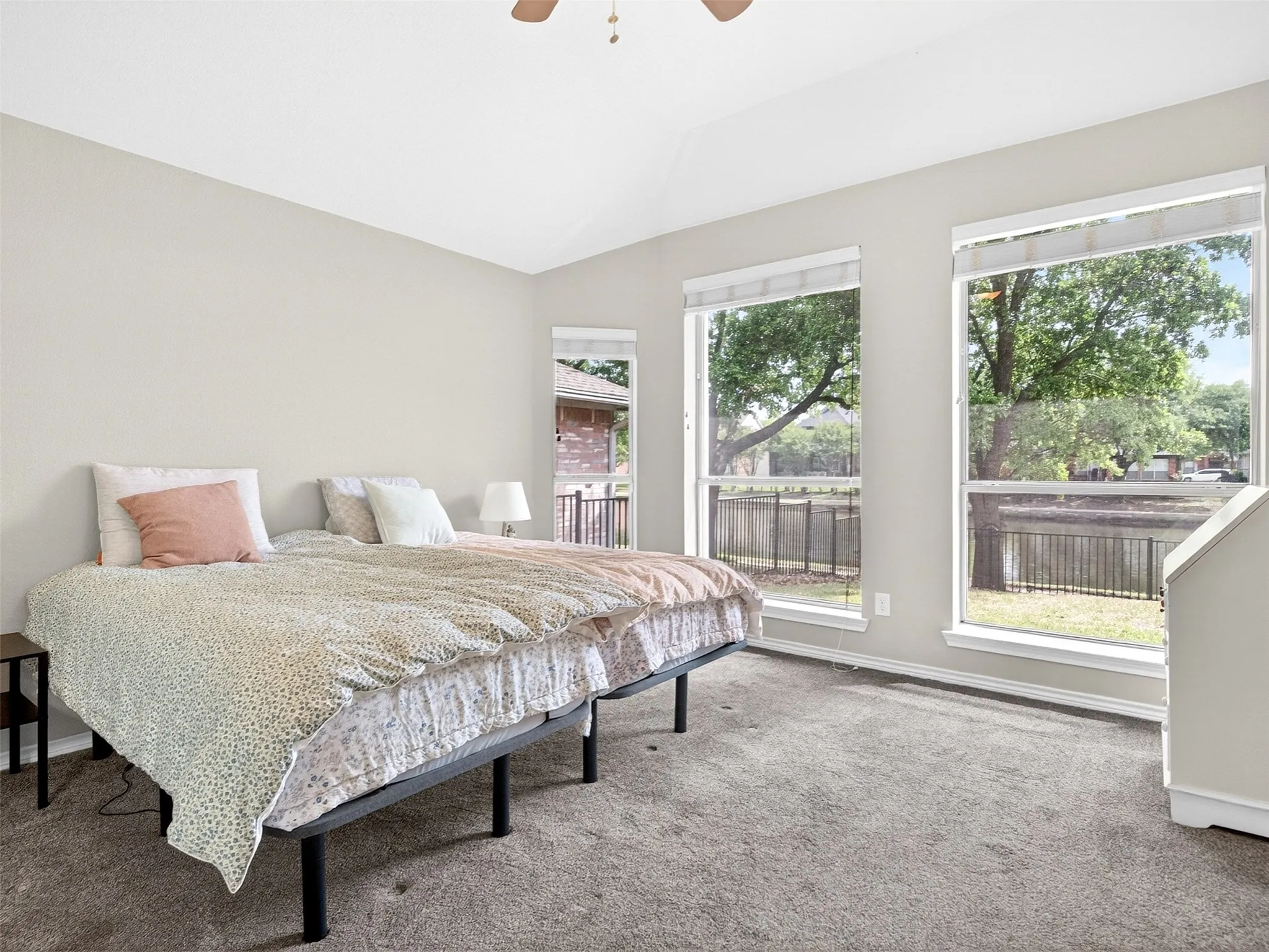 Single Family Residence For Sale in Collin County , 11305 Ocean Road, Frisco, Texas 75035, 4 Bedroom, 2 Bathroom, 2 Garage spaces, 1,813 Sqft, built in 1998, mls#21237311, Real Estate Agent in Frisco, Homes For Sale in Collin county, Homes For Sale in Frisco, Realtor in Frisco Texas, Real Estate Brokerage Independent Realty Texas, Luminita Cordes Realtor
