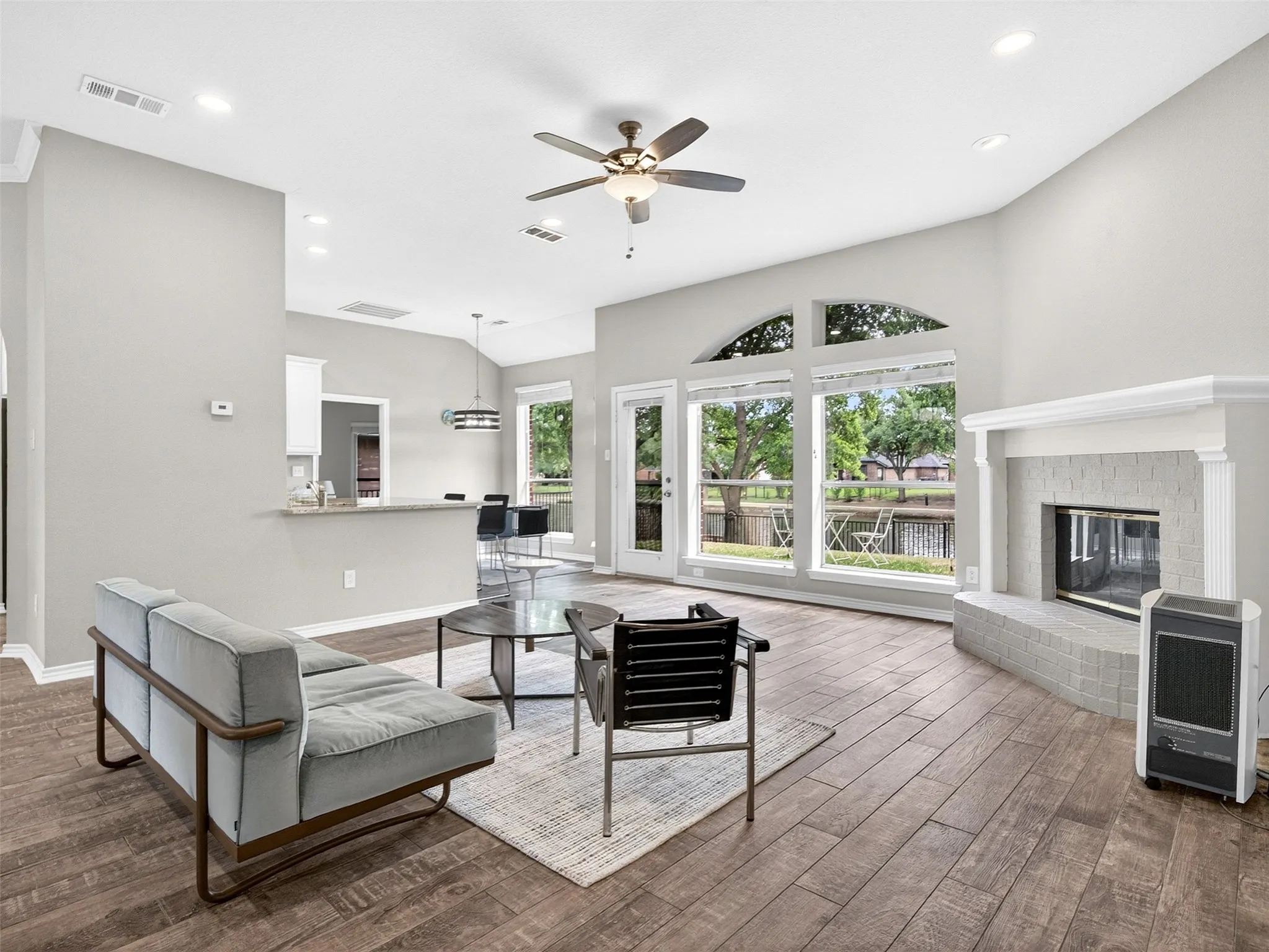 Single Family Residence For Sale in Collin County , 11305 Ocean Road, Frisco, Texas 75035, 4 Bedroom, 2 Bathroom, 2 Garage spaces, 1,813 Sqft, built in 1998, mls#21237311, Real Estate Agent in Frisco, Homes For Sale in Collin county, Homes For Sale in Frisco, Realtor in Frisco Texas, Real Estate Brokerage Independent Realty Texas, Luminita Cordes Realtor