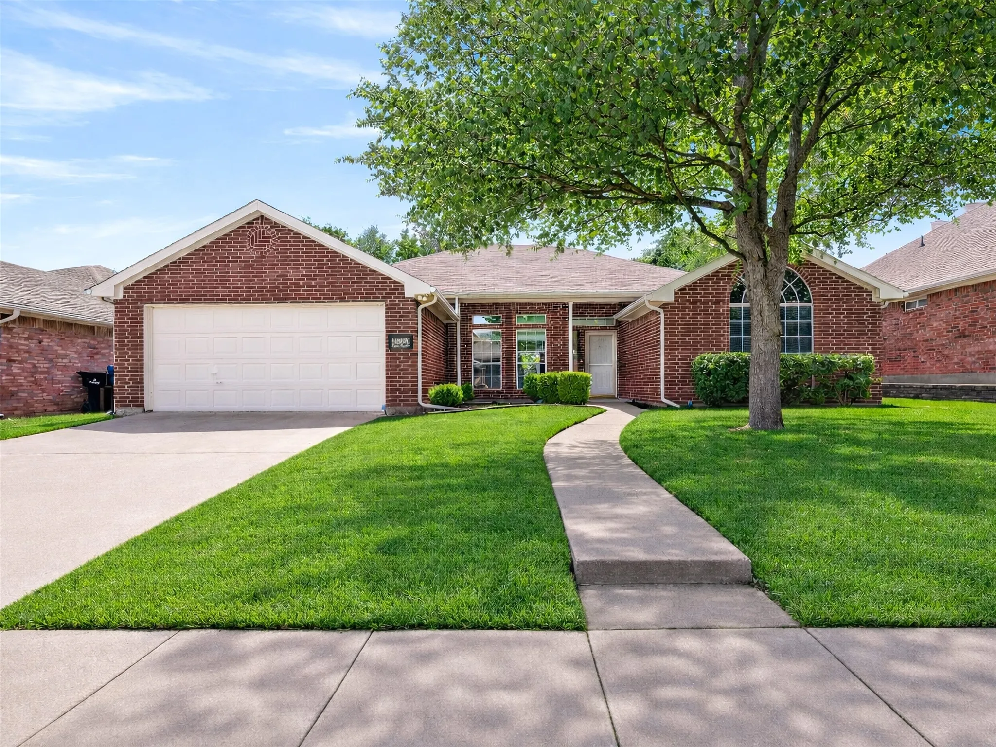 Single Family Residence For Sale in Collin County , 11305 Ocean Road, Frisco, Texas 75035, 4 Bedroom, 2 Bathroom, 2 Garage spaces, 1,813 Sqft, built in 1998, mls#21237311, Real Estate Agent in Frisco, Homes For Sale in Collin county, Homes For Sale in Frisco, Realtor in Frisco Texas, Real Estate Brokerage Independent Realty Texas, Luminita Cordes Realtor