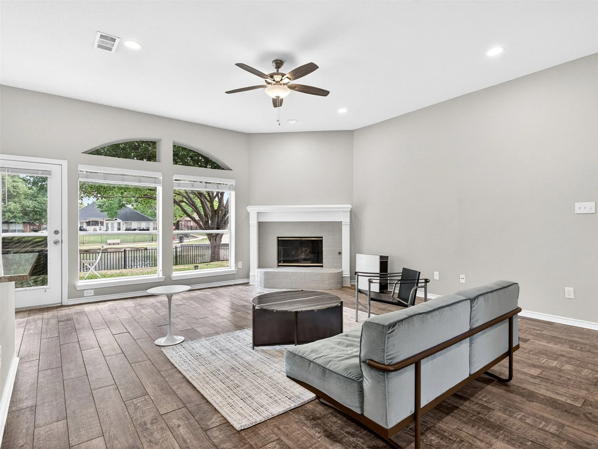 Single Family Residence For Sale in Collin County , 11305 Ocean Road, Frisco, Texas 75035, 4 Bedroom, 2 Bathroom, 2 Garage spaces, 1,813 Sqft, built in 1998, mls#21237311, Real Estate Agent in Frisco, Homes For Sale in Collin county, Homes For Sale in Frisco, Realtor in Frisco Texas, Real Estate Brokerage Independent Realty Texas, Luminita Cordes Realtor