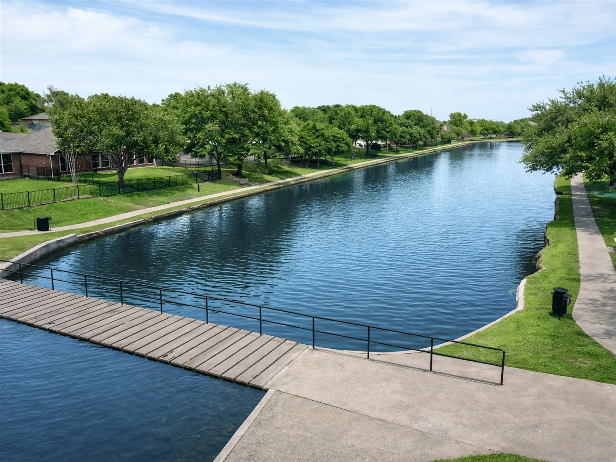 Single Family Residence For Sale in Collin County , 11305 Ocean Road, Frisco, Texas 75035, 4 Bedroom, 2 Bathroom, 2 Garage spaces, 1,813 Sqft, built in 1998, mls#21237311, Real Estate Agent in Frisco, Homes For Sale in Collin county, Homes For Sale in Frisco, Realtor in Frisco Texas, Real Estate Brokerage Independent Realty Texas, Luminita Cordes Realtor