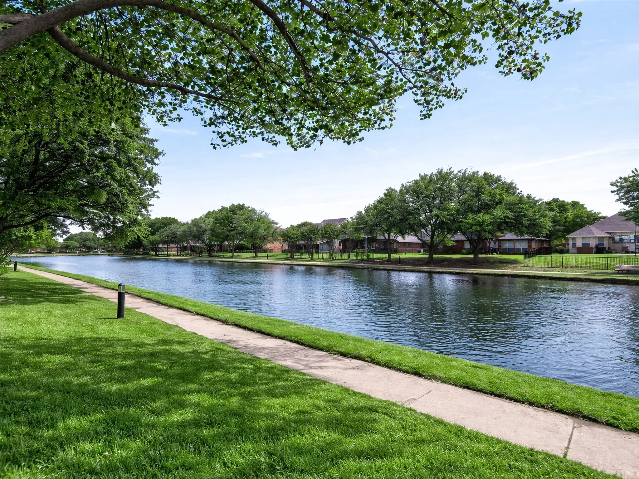 Single Family Residence For Sale in Collin County , 11305 Ocean Road, Frisco, Texas 75035, 4 Bedroom, 2 Bathroom, 2 Garage spaces, 1,813 Sqft, built in 1998, mls#21237311, Real Estate Agent in Frisco, Homes For Sale in Collin county, Homes For Sale in Frisco, Realtor in Frisco Texas, Real Estate Brokerage Independent Realty Texas, Luminita Cordes Realtor