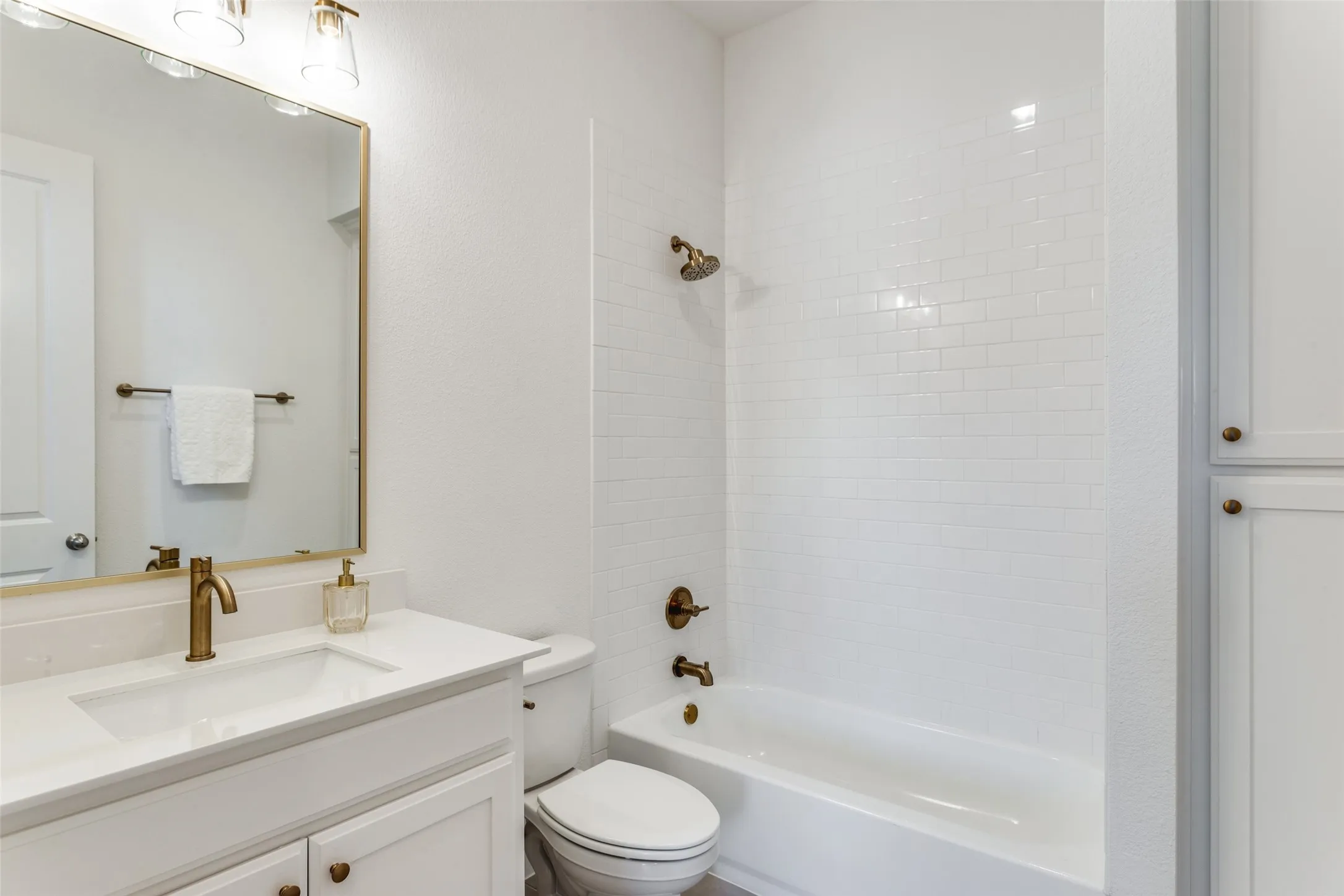 Single Family Residence For Sale in Tarrant County , 8965 Armstrong Court, Benbrook, Texas 76126, 4 Bedroom, 4 Bathroom, 2 Garage spaces, 3,007 Sqft, built in 2025, New Construction - Complete, mls#21235506, Real Estate Agent in Benbrook, Homes For Sale in Tarrant county, Homes For Sale in Benbrook, Realtor in Benbrook Texas, Real Estate Brokerage Independent Realty Texas, Luminita Cordes Realtor