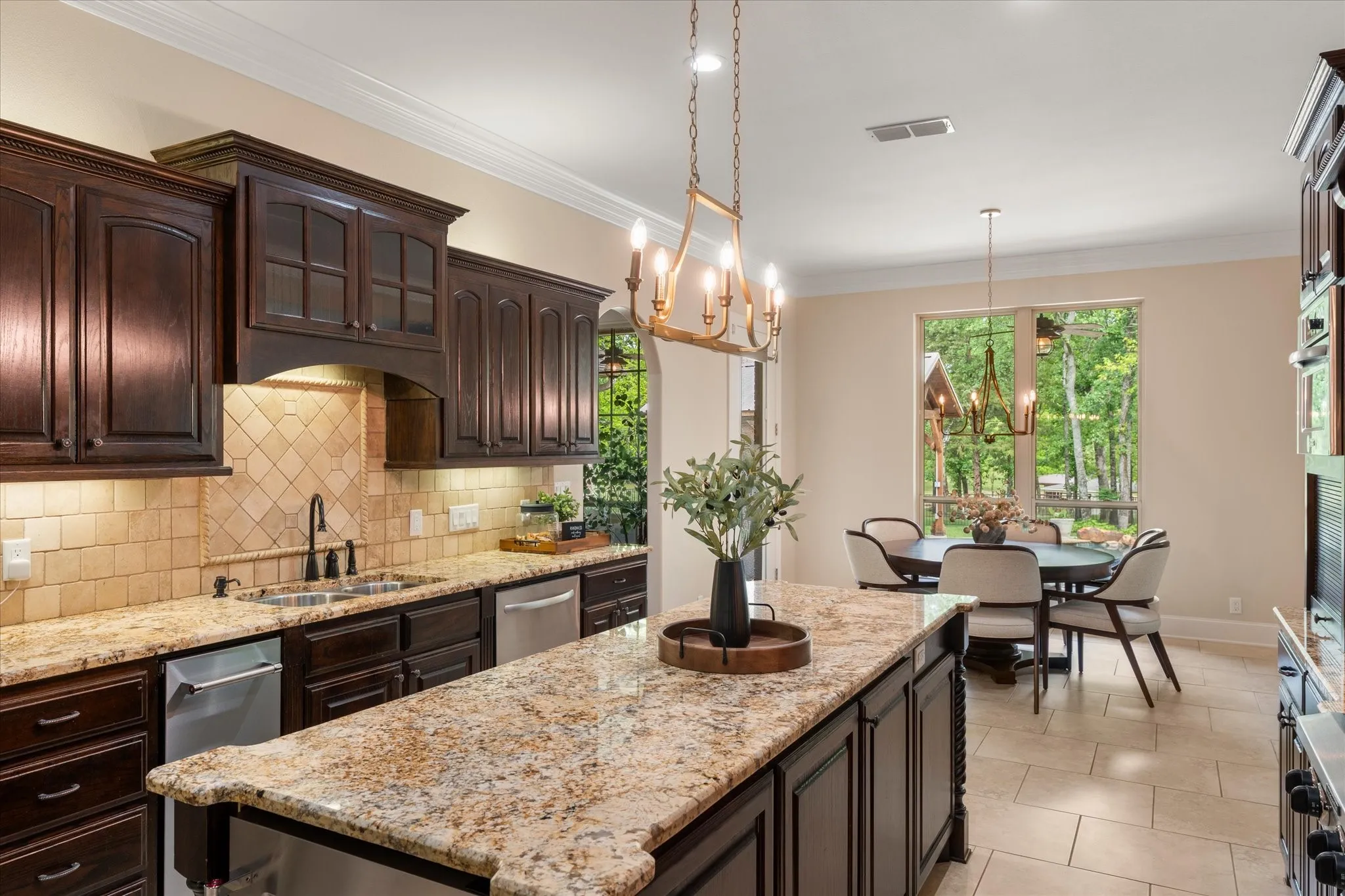 Single Family Residence For Sale in Wood County , 1215 PR 5980, Yantis, Texas 75497, 4 Bedroom, 4 Bathroom, 3 Garage spaces, 3,889 Sqft, built in 2008, Preowned, mls#21224565, Real Estate Agent in Yantis, Homes For Sale in Wood county, Homes For Sale in Yantis, Realtor in Yantis Texas, Real Estate Brokerage Independent Realty Texas, Luminita Cordes Realtor