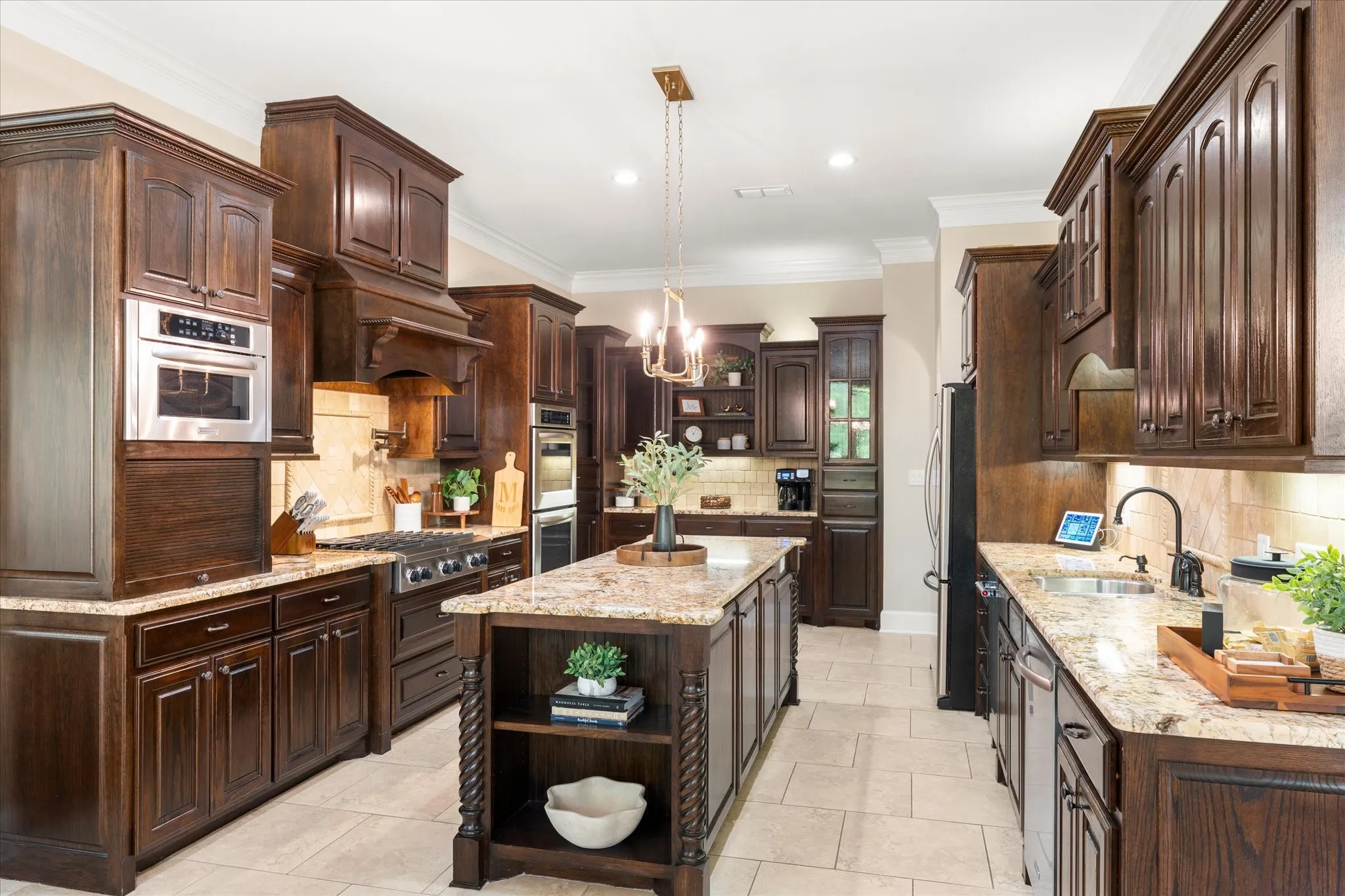 Single Family Residence For Sale in Wood County , 1215 PR 5980, Yantis, Texas 75497, 4 Bedroom, 4 Bathroom, 3 Garage spaces, 3,889 Sqft, built in 2008, Preowned, mls#21224565, Real Estate Agent in Yantis, Homes For Sale in Wood county, Homes For Sale in Yantis, Realtor in Yantis Texas, Real Estate Brokerage Independent Realty Texas, Luminita Cordes Realtor