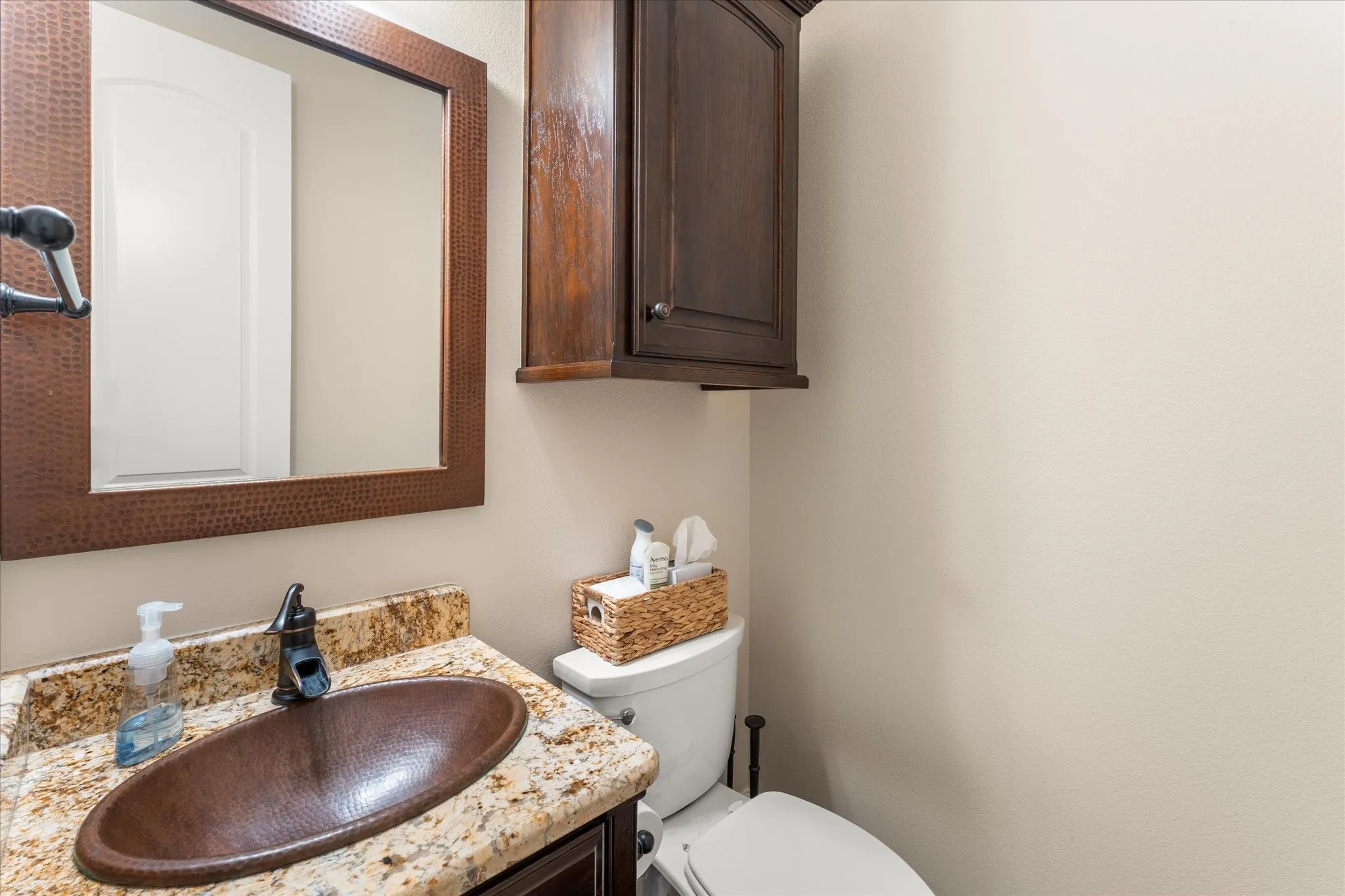 Single Family Residence For Sale in Wood County , 1215 PR 5980, Yantis, Texas 75497, 4 Bedroom, 4 Bathroom, 3 Garage spaces, 3,889 Sqft, built in 2008, Preowned, mls#21224565, Real Estate Agent in Yantis, Homes For Sale in Wood county, Homes For Sale in Yantis, Realtor in Yantis Texas, Real Estate Brokerage Independent Realty Texas, Luminita Cordes Realtor