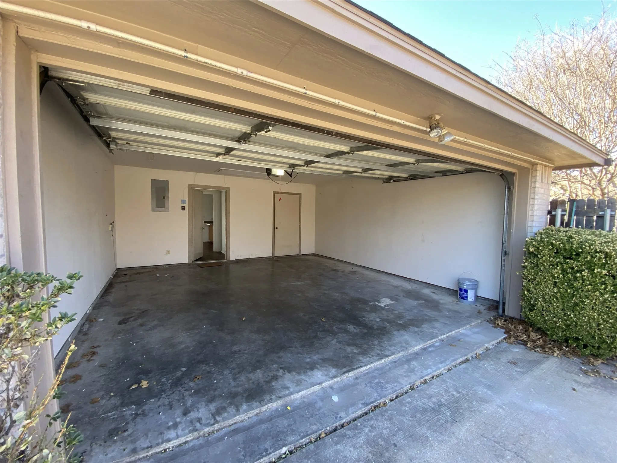 Single Family Residence For Rent in Collin County , 614 S Arizona Drive, Celina, Texas 75009, 3 Bedroom, 2 Bathroom, 2 Garage spaces, 1,450 Sqft, built in 1995, mls#21233786, Real Estate Agent in Celina, Homes For Rent in Collin county, Homes For Rent in Celina, Realtor in Celina Texas, Real Estate Brokerage Independent Realty Texas, Luminita Cordes Realtor