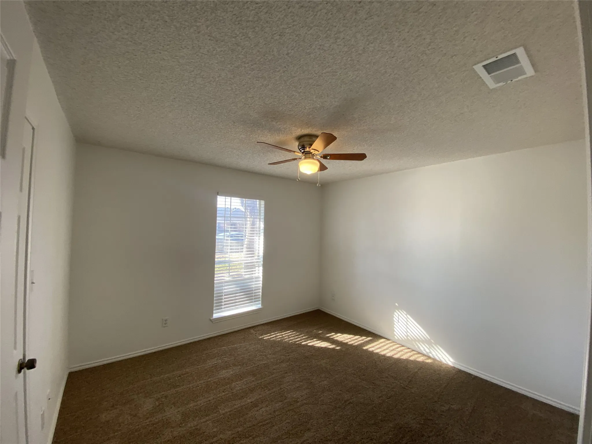 Single Family Residence For Rent in Collin County , 614 S Arizona Drive, Celina, Texas 75009, 3 Bedroom, 2 Bathroom, 2 Garage spaces, 1,450 Sqft, built in 1995, mls#21233786, Real Estate Agent in Celina, Homes For Rent in Collin county, Homes For Rent in Celina, Realtor in Celina Texas, Real Estate Brokerage Independent Realty Texas, Luminita Cordes Realtor
