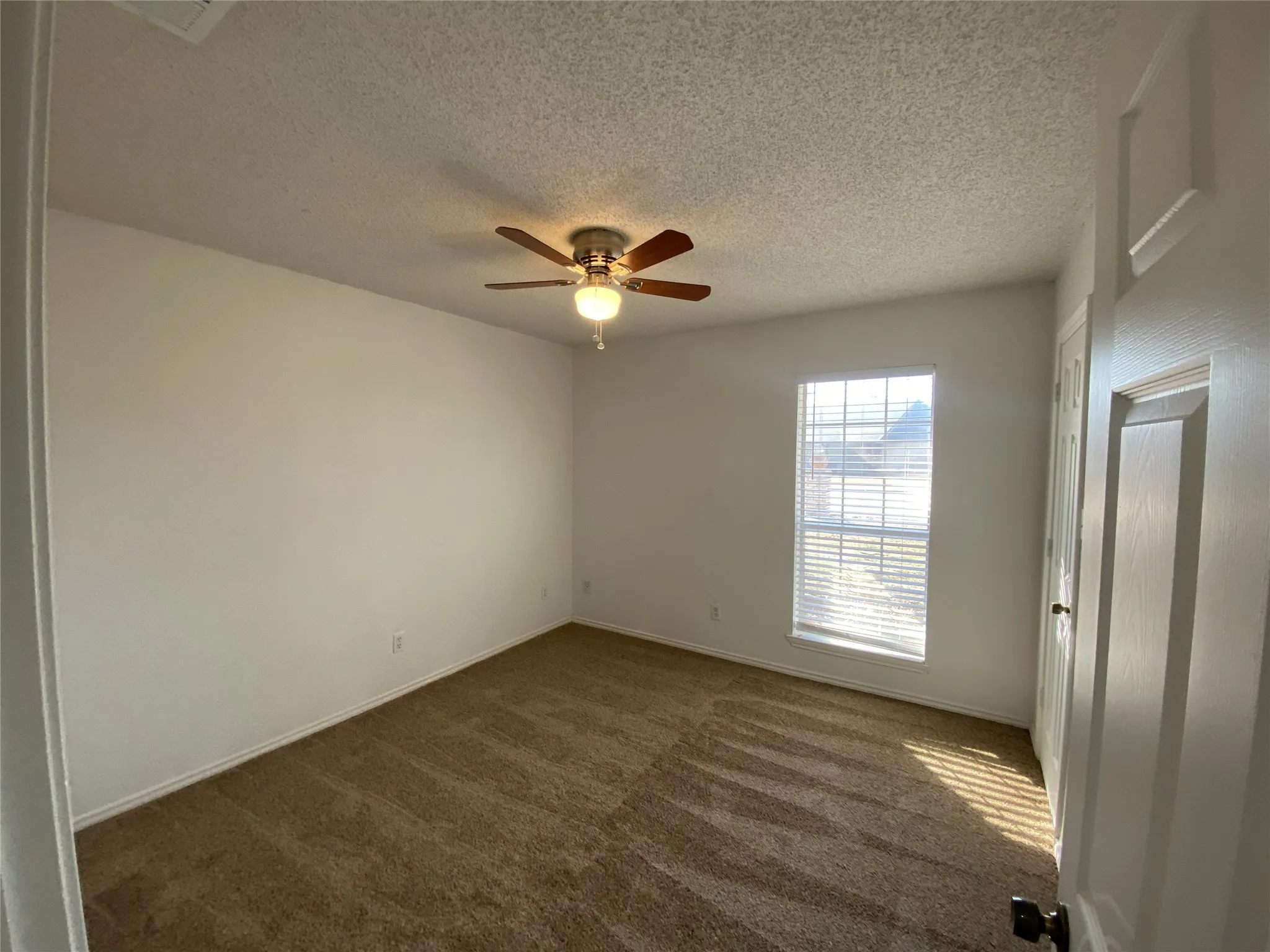 Single Family Residence For Rent in Collin County , 614 S Arizona Drive, Celina, Texas 75009, 3 Bedroom, 2 Bathroom, 2 Garage spaces, 1,450 Sqft, built in 1995, mls#21233786, Real Estate Agent in Celina, Homes For Rent in Collin county, Homes For Rent in Celina, Realtor in Celina Texas, Real Estate Brokerage Independent Realty Texas, Luminita Cordes Realtor