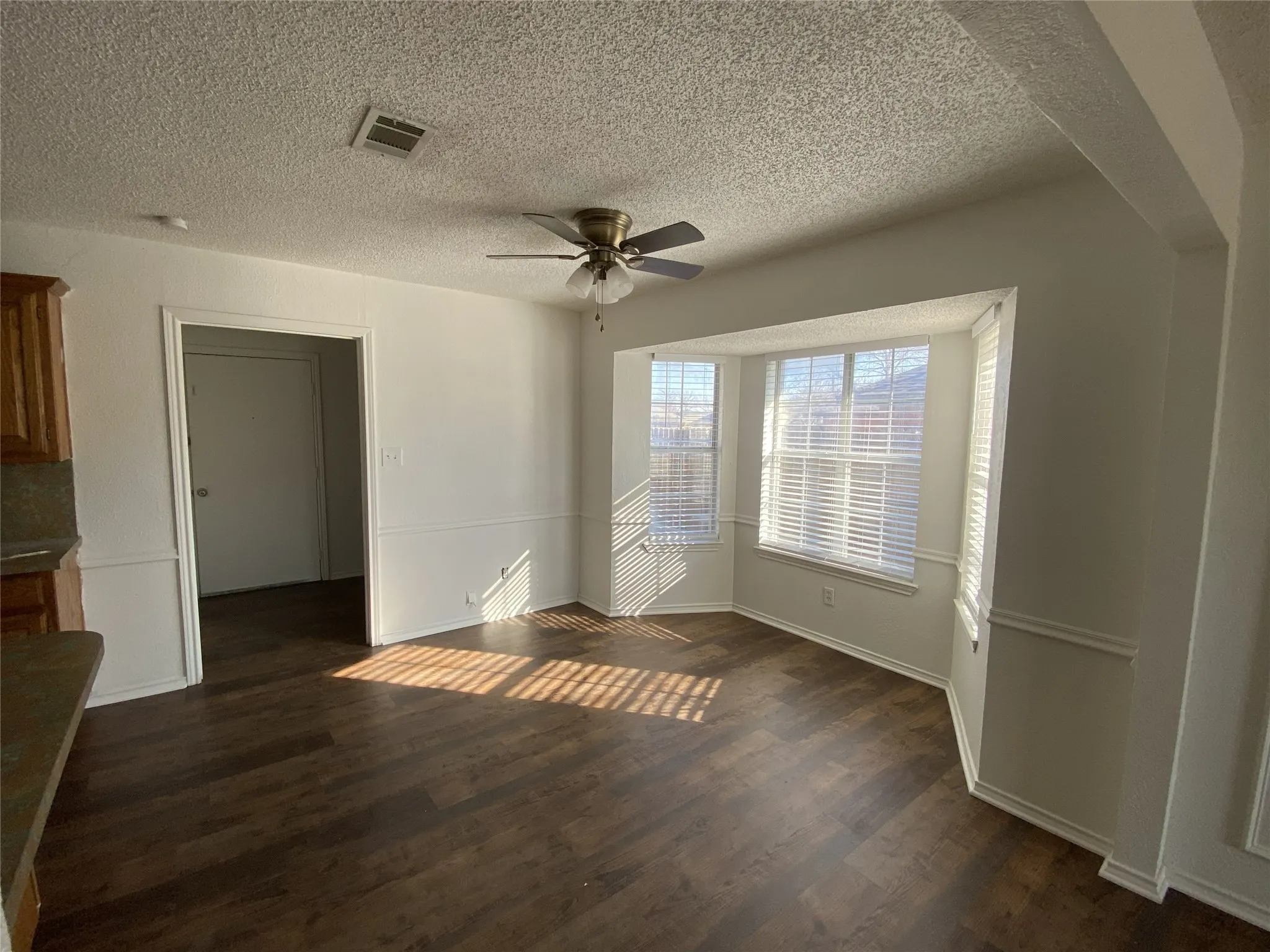 Single Family Residence For Rent in Collin County , 614 S Arizona Drive, Celina, Texas 75009, 3 Bedroom, 2 Bathroom, 2 Garage spaces, 1,450 Sqft, built in 1995, mls#21233786, Real Estate Agent in Celina, Homes For Rent in Collin county, Homes For Rent in Celina, Realtor in Celina Texas, Real Estate Brokerage Independent Realty Texas, Luminita Cordes Realtor