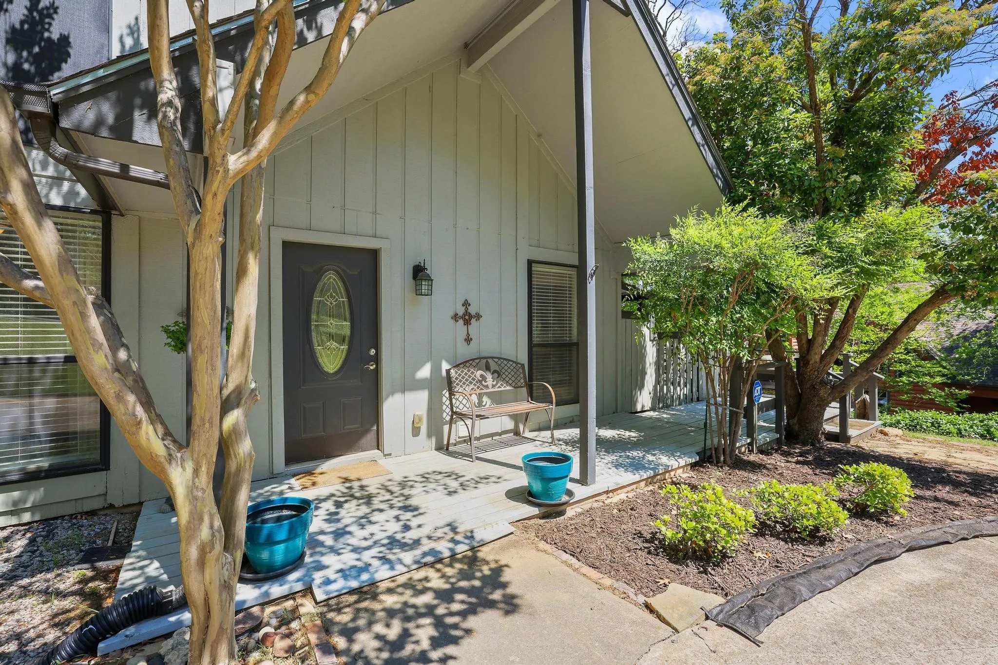 Single Family Residence For Sale in Grayson County , 325 Lakewood Lane, Pottsboro, Texas 75076, 2 Bedroom, 2 Bathroom, Garage spaces, 1,473 Sqft, built in 1983, Preowned, mls#21235267, Real Estate Agent in Pottsboro, Homes For Sale in Grayson county, Homes For Sale in Pottsboro, Realtor in Pottsboro Texas, Real Estate Brokerage Independent Realty Texas, Luminita Cordes Realtor