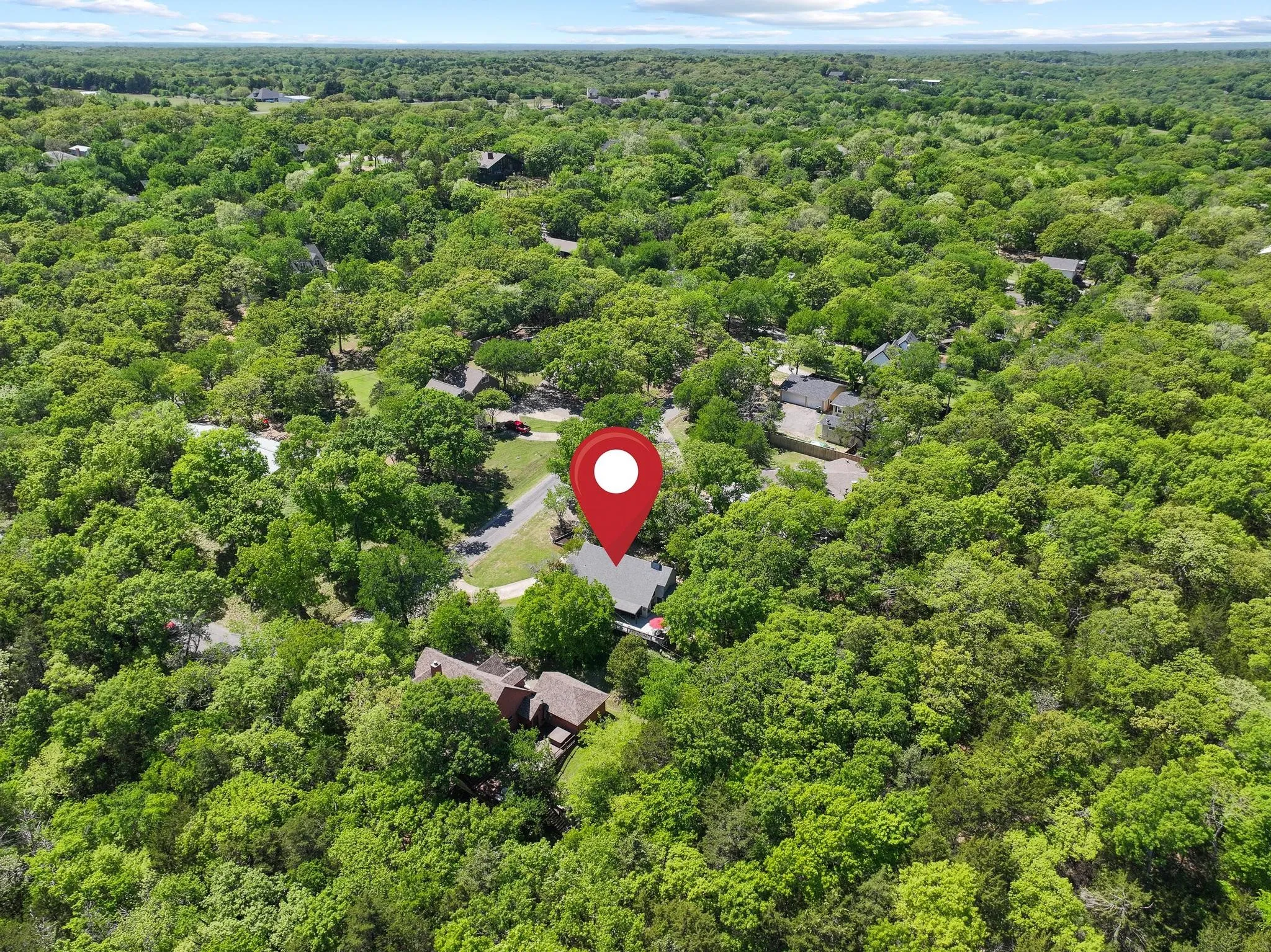 Single Family Residence For Sale in Grayson County , 325 Lakewood Lane, Pottsboro, Texas 75076, 2 Bedroom, 2 Bathroom, Garage spaces, 1,473 Sqft, built in 1983, Preowned, mls#21235267, Real Estate Agent in Pottsboro, Homes For Sale in Grayson county, Homes For Sale in Pottsboro, Realtor in Pottsboro Texas, Real Estate Brokerage Independent Realty Texas, Luminita Cordes Realtor