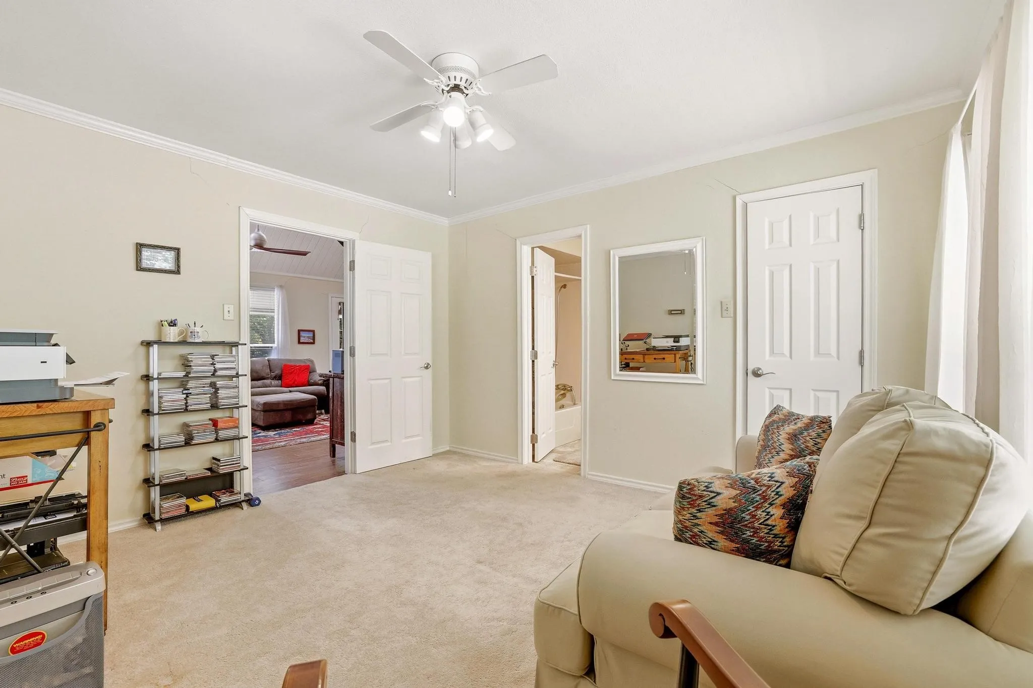 Single Family Residence For Sale in Grayson County , 325 Lakewood Lane, Pottsboro, Texas 75076, 2 Bedroom, 2 Bathroom, Garage spaces, 1,473 Sqft, built in 1983, Preowned, mls#21235267, Real Estate Agent in Pottsboro, Homes For Sale in Grayson county, Homes For Sale in Pottsboro, Realtor in Pottsboro Texas, Real Estate Brokerage Independent Realty Texas, Luminita Cordes Realtor