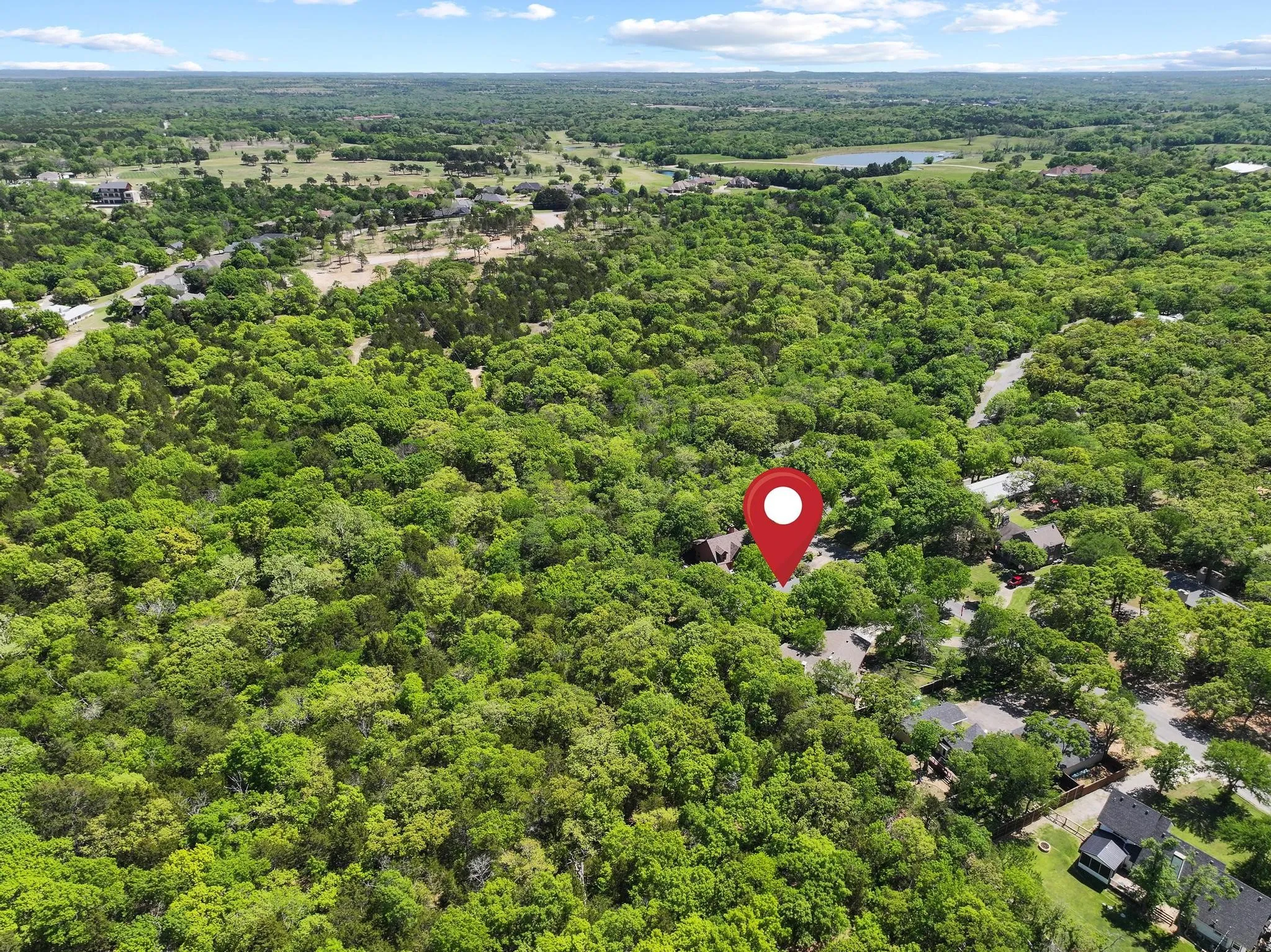Single Family Residence For Sale in Grayson County , 325 Lakewood Lane, Pottsboro, Texas 75076, 2 Bedroom, 2 Bathroom, Garage spaces, 1,473 Sqft, built in 1983, Preowned, mls#21235267, Real Estate Agent in Pottsboro, Homes For Sale in Grayson county, Homes For Sale in Pottsboro, Realtor in Pottsboro Texas, Real Estate Brokerage Independent Realty Texas, Luminita Cordes Realtor