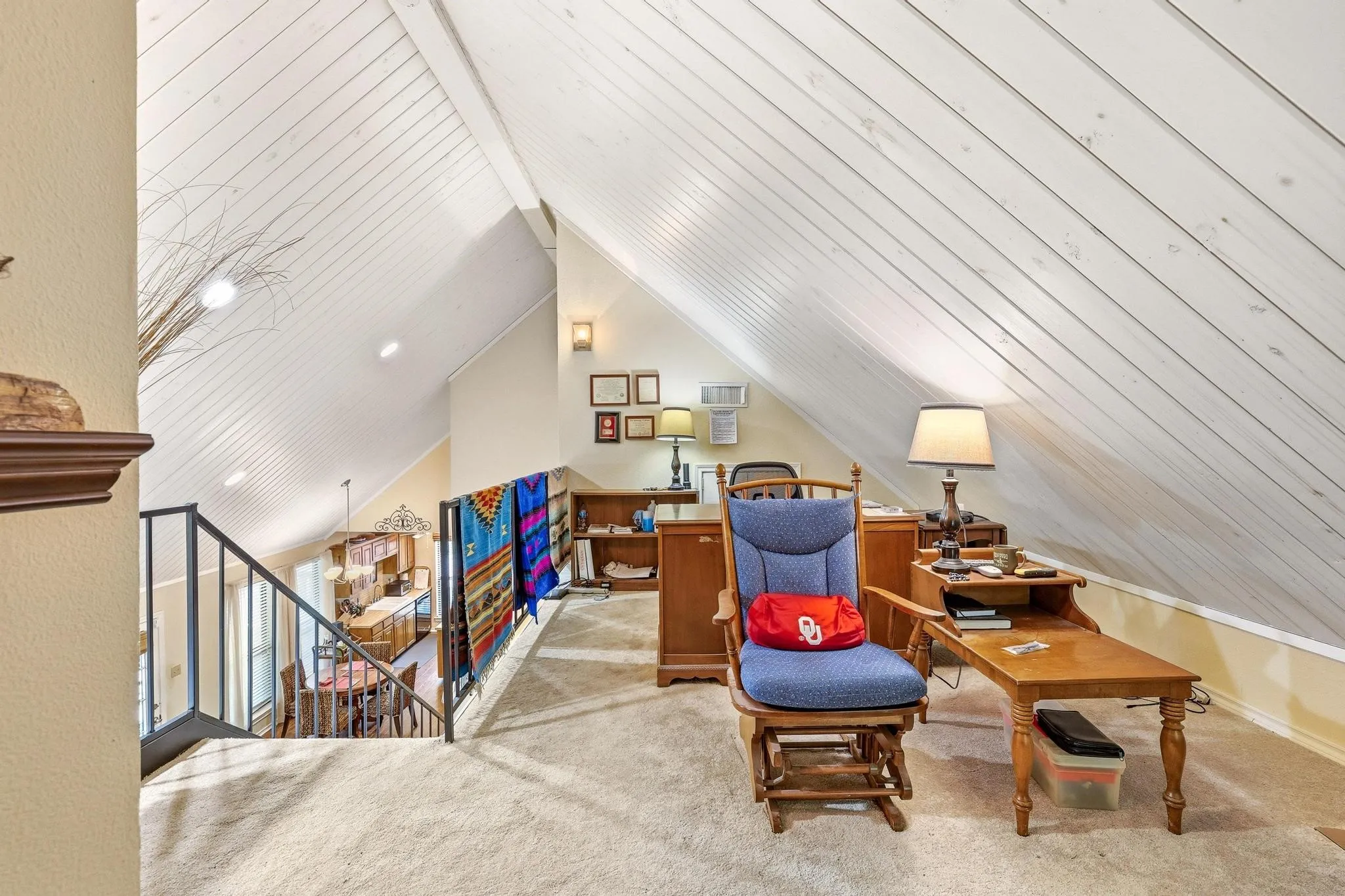Single Family Residence For Sale in Grayson County , 325 Lakewood Lane, Pottsboro, Texas 75076, 2 Bedroom, 2 Bathroom, Garage spaces, 1,473 Sqft, built in 1983, Preowned, mls#21235267, Real Estate Agent in Pottsboro, Homes For Sale in Grayson county, Homes For Sale in Pottsboro, Realtor in Pottsboro Texas, Real Estate Brokerage Independent Realty Texas, Luminita Cordes Realtor