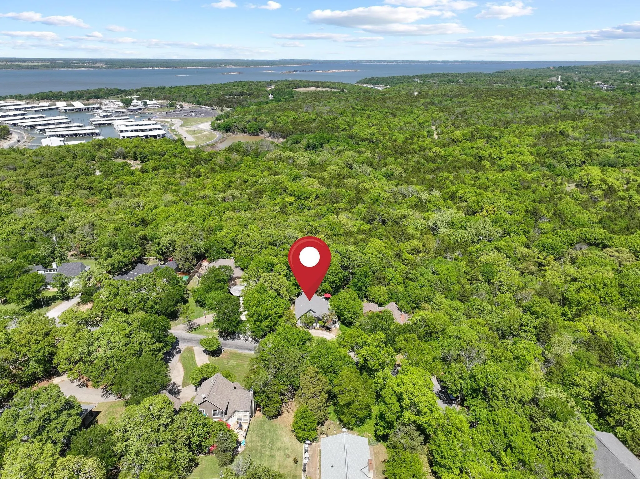 Single Family Residence For Sale in Grayson County , 325 Lakewood Lane, Pottsboro, Texas 75076, 2 Bedroom, 2 Bathroom, Garage spaces, 1,473 Sqft, built in 1983, Preowned, mls#21235267, Real Estate Agent in Pottsboro, Homes For Sale in Grayson county, Homes For Sale in Pottsboro, Realtor in Pottsboro Texas, Real Estate Brokerage Independent Realty Texas, Luminita Cordes Realtor