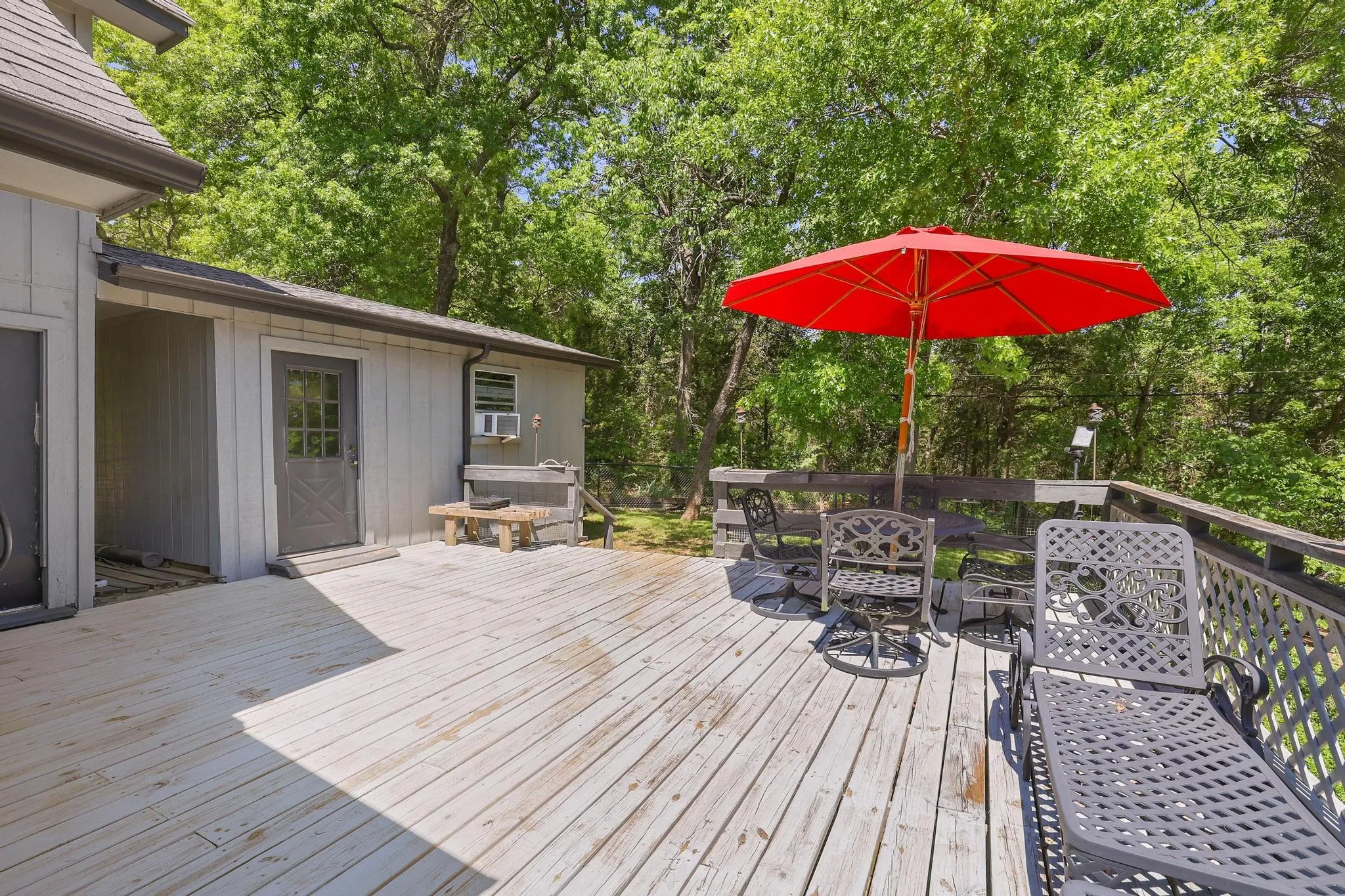 Single Family Residence For Sale in Grayson County , 325 Lakewood Lane, Pottsboro, Texas 75076, 2 Bedroom, 2 Bathroom, Garage spaces, 1,473 Sqft, built in 1983, Preowned, mls#21235267, Real Estate Agent in Pottsboro, Homes For Sale in Grayson county, Homes For Sale in Pottsboro, Realtor in Pottsboro Texas, Real Estate Brokerage Independent Realty Texas, Luminita Cordes Realtor