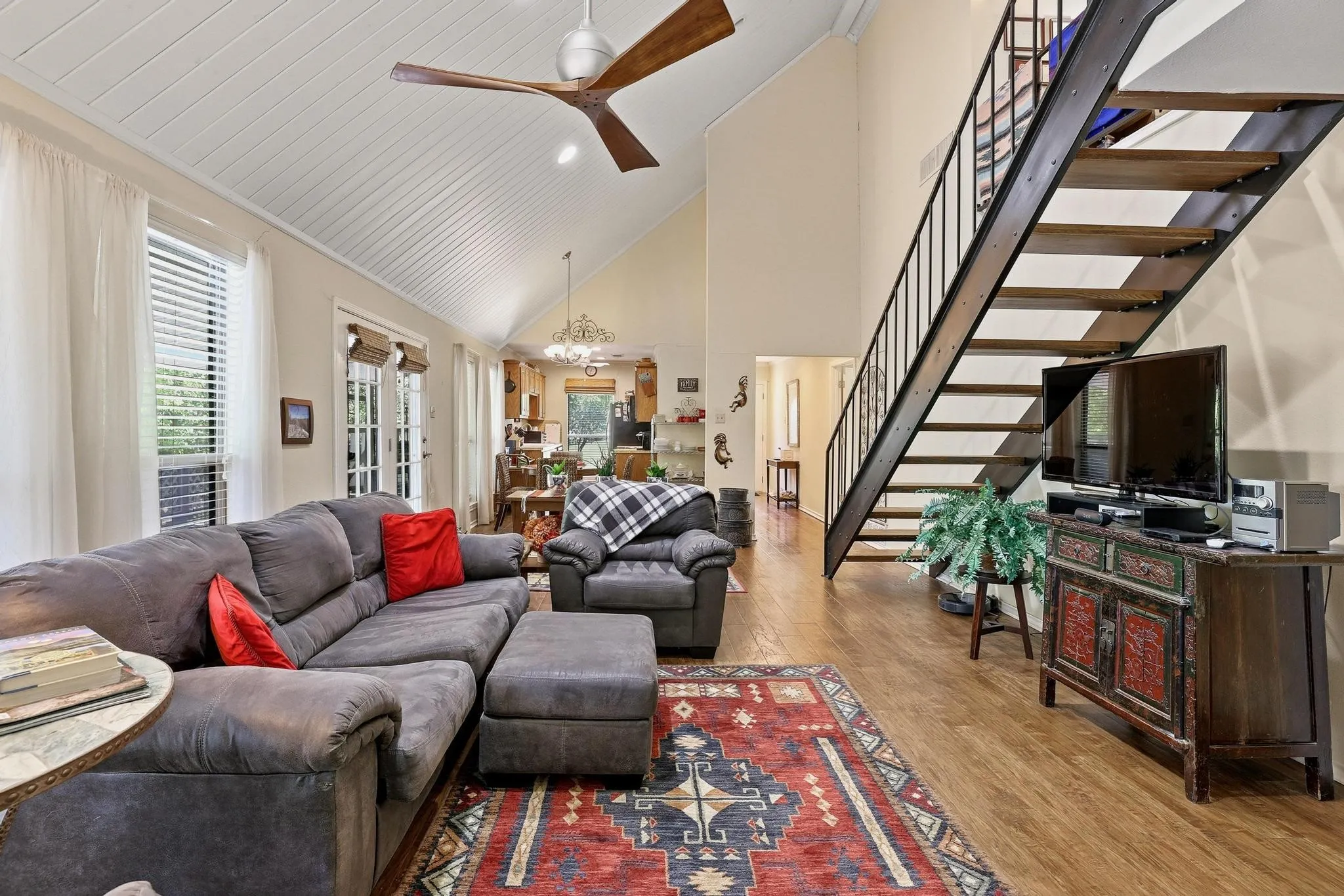 Single Family Residence For Sale in Grayson County , 325 Lakewood Lane, Pottsboro, Texas 75076, 2 Bedroom, 2 Bathroom, Garage spaces, 1,473 Sqft, built in 1983, Preowned, mls#21235267, Real Estate Agent in Pottsboro, Homes For Sale in Grayson county, Homes For Sale in Pottsboro, Realtor in Pottsboro Texas, Real Estate Brokerage Independent Realty Texas, Luminita Cordes Realtor