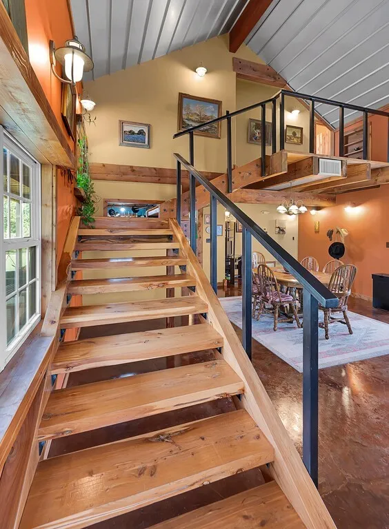 Farm For Sale in Bosque County , 120 Private Road 2123, Meridian, Texas 76665, 3 Bedrooms, 2 Bathrooms, Garage spaces, 2,104 Sqft, built in 2008, Preowned, Price $675,000, mls#21237379, Real Estate Agent in Meridian, Homes For Sale in Bosque county, Homes For Sale in Meridian, Realtor in Meridian Texas, Real Estate Brokerage Independent Realty Texas, Luminita Cordes Realtor