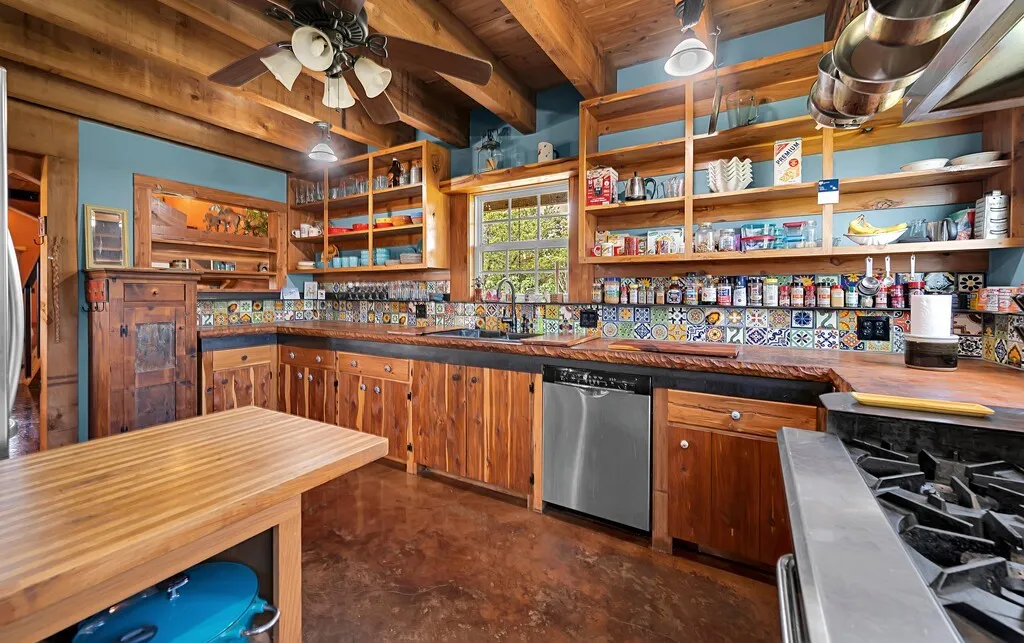 Farm For Sale in Bosque County , 120 Private Road 2123, Meridian, Texas 76665, 3 Bedrooms, 2 Bathrooms, Garage spaces, 2,104 Sqft, built in 2008, Preowned, Price $675,000, mls#21237379, Real Estate Agent in Meridian, Homes For Sale in Bosque county, Homes For Sale in Meridian, Realtor in Meridian Texas, Real Estate Brokerage Independent Realty Texas, Luminita Cordes Realtor