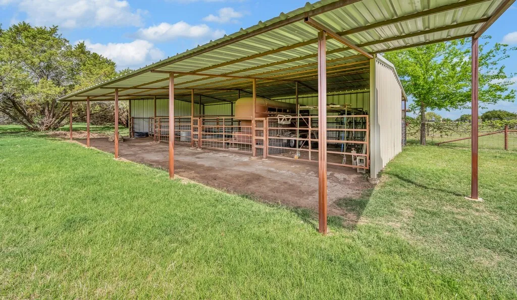Farm For Sale in Bosque County , 120 Private Road 2123, Meridian, Texas 76665, 3 Bedrooms, 2 Bathrooms, Garage spaces, 2,104 Sqft, built in 2008, Preowned, Price $675,000, mls#21237379, Real Estate Agent in Meridian, Homes For Sale in Bosque county, Homes For Sale in Meridian, Realtor in Meridian Texas, Real Estate Brokerage Independent Realty Texas, Luminita Cordes Realtor