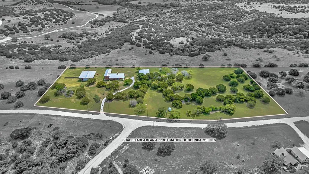 Farm For Sale in Bosque County , 120 Private Road 2123, Meridian, Texas 76665, 3 Bedrooms, 2 Bathrooms, Garage spaces, 2,104 Sqft, built in 2008, Preowned, Price $675,000, mls#21237379, Real Estate Agent in Meridian, Homes For Sale in Bosque county, Homes For Sale in Meridian, Realtor in Meridian Texas, Real Estate Brokerage Independent Realty Texas, Luminita Cordes Realtor