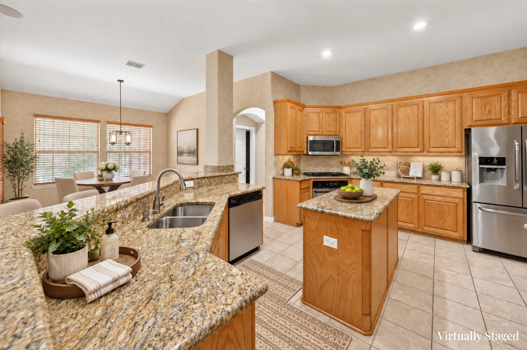 Single Family Residence For Sale in Dallas County , 656 Links View Court, Grand Prairie, Texas 75052, 3 Bedroom, 3 Bathroom, 2 Garage spaces, 3,286 Sqft, built in 2005, Preowned, mls#21233110, Real Estate Agent in Grand Prairie, Homes For Sale in Dallas county, Homes For Sale in Grand Prairie, Realtor in Grand Prairie Texas, Real Estate Brokerage Independent Realty Texas, Luminita Cordes Realtor