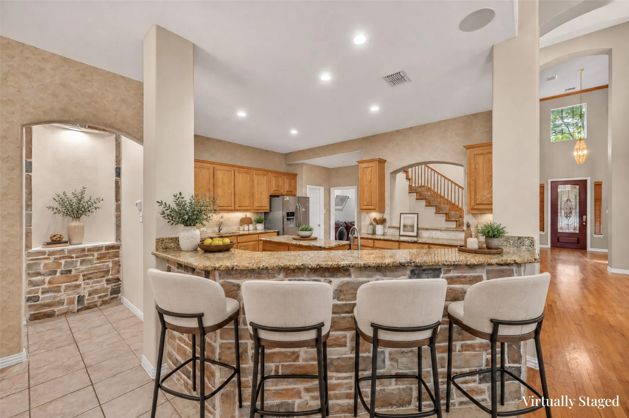 Single Family Residence For Sale in Dallas County , 656 Links View Court, Grand Prairie, Texas 75052, 3 Bedroom, 3 Bathroom, 2 Garage spaces, 3,286 Sqft, built in 2005, Preowned, mls#21233110, Real Estate Agent in Grand Prairie, Homes For Sale in Dallas county, Homes For Sale in Grand Prairie, Realtor in Grand Prairie Texas, Real Estate Brokerage Independent Realty Texas, Luminita Cordes Realtor