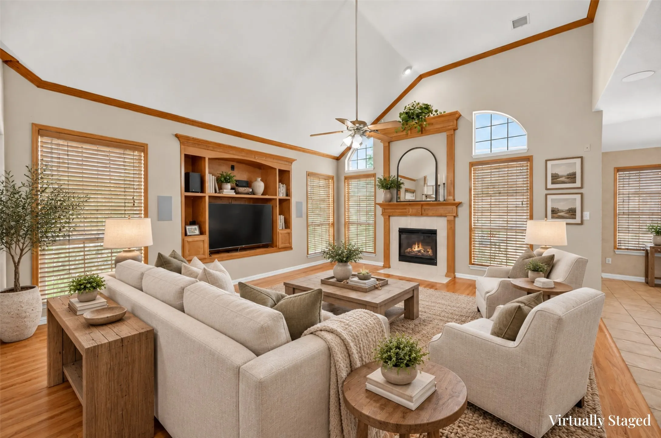 Single Family Residence For Sale in Dallas County , 656 Links View Court, Grand Prairie, Texas 75052, 3 Bedroom, 3 Bathroom, 2 Garage spaces, 3,286 Sqft, built in 2005, Preowned, mls#21233110, Real Estate Agent in Grand Prairie, Homes For Sale in Dallas county, Homes For Sale in Grand Prairie, Realtor in Grand Prairie Texas, Real Estate Brokerage Independent Realty Texas, Luminita Cordes Realtor
