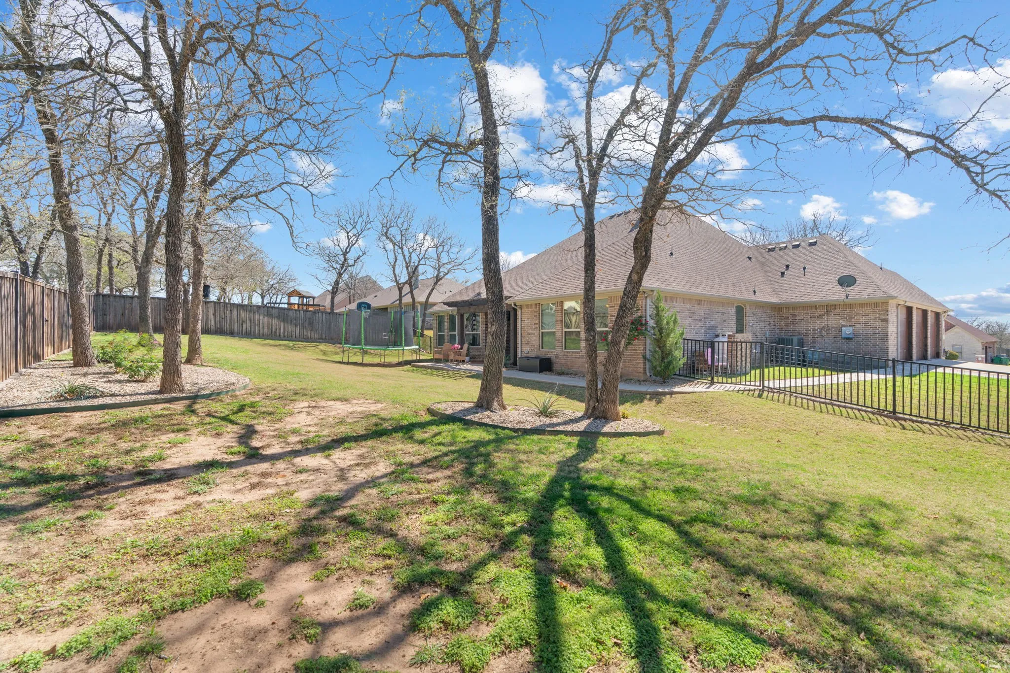 Single Family Residence For Sale in Erath County , 117 Flat Foot Lane, Stephenville, Texas 76401, 3 Bedroom, 3 Bathroom, 3 Garage spaces, 2,543 Sqft, built in 2015, mls#21212403, Real Estate Agent in Stephenville, Homes For Sale in Erath county, Homes For Sale in Stephenville, Realtor in Stephenville Texas, Real Estate Brokerage Independent Realty Texas, Luminita Cordes Realtor