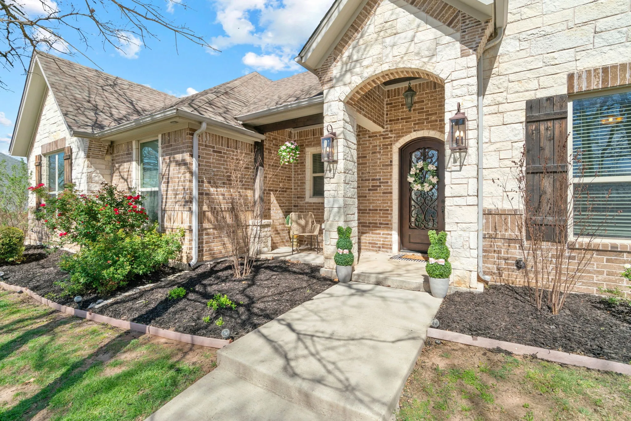 Single Family Residence For Sale in Erath County , 117 Flat Foot Lane, Stephenville, Texas 76401, 3 Bedroom, 3 Bathroom, 3 Garage spaces, 2,543 Sqft, built in 2015, mls#21212403, Real Estate Agent in Stephenville, Homes For Sale in Erath county, Homes For Sale in Stephenville, Realtor in Stephenville Texas, Real Estate Brokerage Independent Realty Texas, Luminita Cordes Realtor
