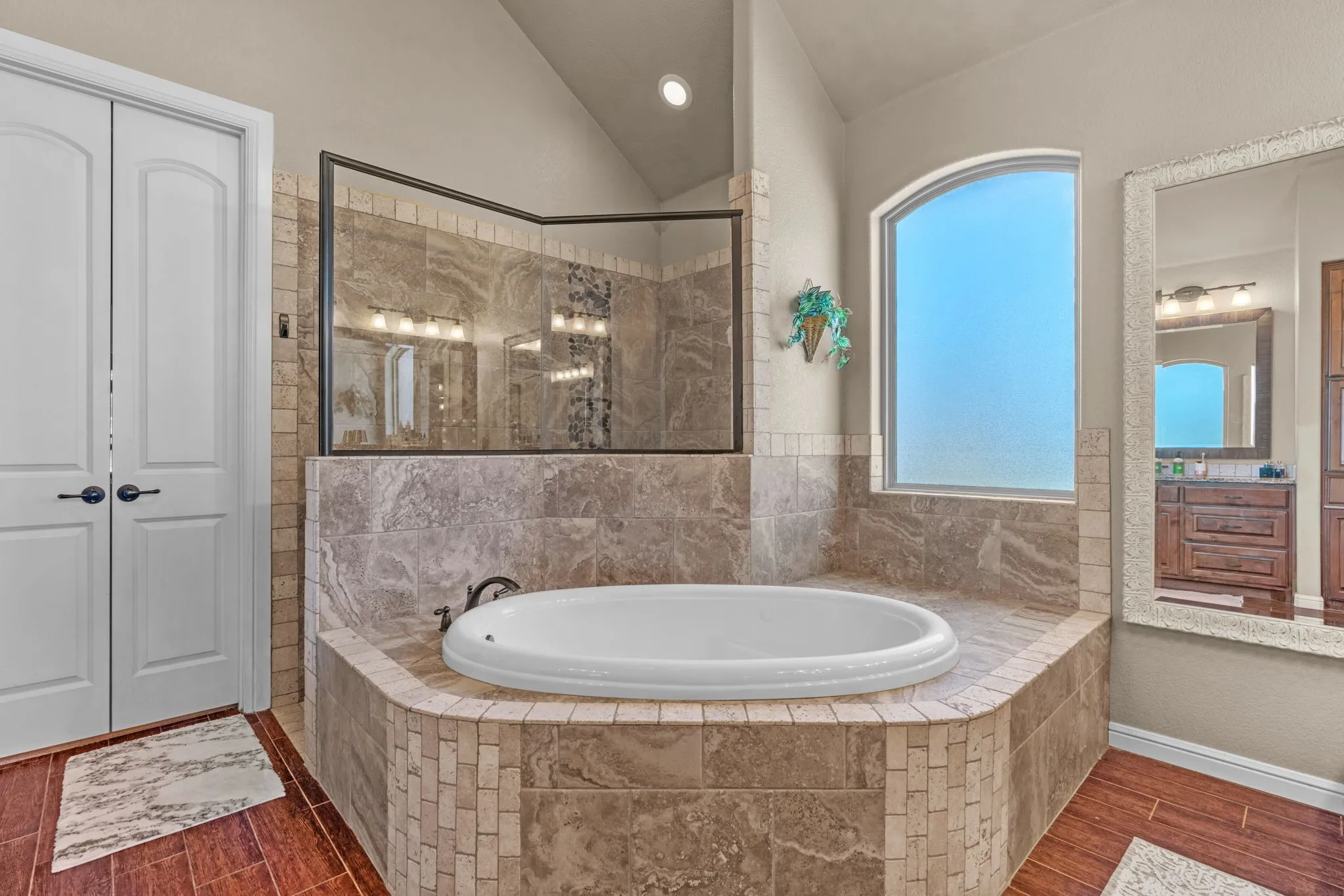Single Family Residence For Sale in Erath County , 117 Flat Foot Lane, Stephenville, Texas 76401, 3 Bedroom, 3 Bathroom, 3 Garage spaces, 2,543 Sqft, built in 2015, mls#21212403, Real Estate Agent in Stephenville, Homes For Sale in Erath county, Homes For Sale in Stephenville, Realtor in Stephenville Texas, Real Estate Brokerage Independent Realty Texas, Luminita Cordes Realtor