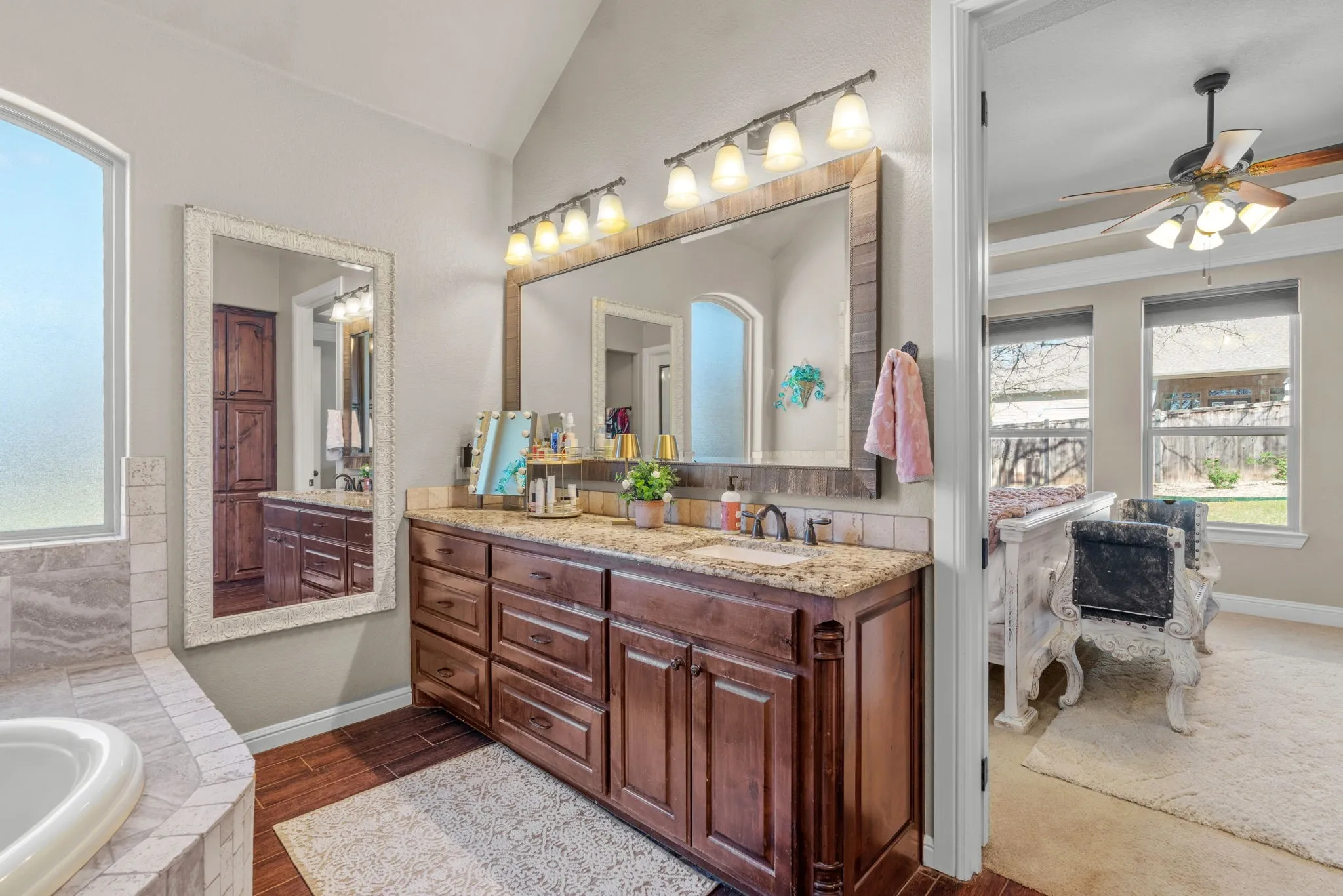 Single Family Residence For Sale in Erath County , 117 Flat Foot Lane, Stephenville, Texas 76401, 3 Bedroom, 3 Bathroom, 3 Garage spaces, 2,543 Sqft, built in 2015, mls#21212403, Real Estate Agent in Stephenville, Homes For Sale in Erath county, Homes For Sale in Stephenville, Realtor in Stephenville Texas, Real Estate Brokerage Independent Realty Texas, Luminita Cordes Realtor