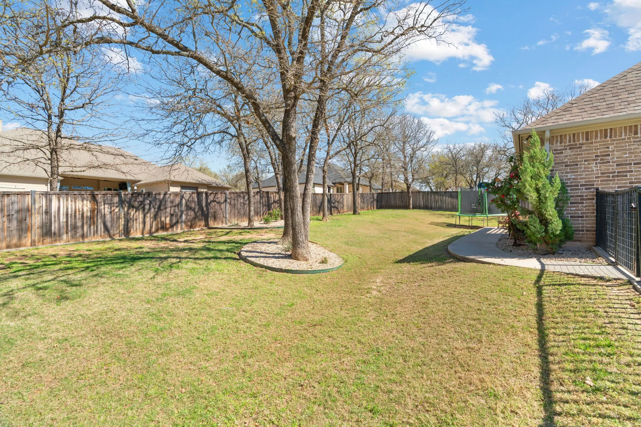 Single Family Residence For Sale in Erath County , 117 Flat Foot Lane, Stephenville, Texas 76401, 3 Bedroom, 3 Bathroom, 3 Garage spaces, 2,543 Sqft, built in 2015, mls#21212403, Real Estate Agent in Stephenville, Homes For Sale in Erath county, Homes For Sale in Stephenville, Realtor in Stephenville Texas, Real Estate Brokerage Independent Realty Texas, Luminita Cordes Realtor