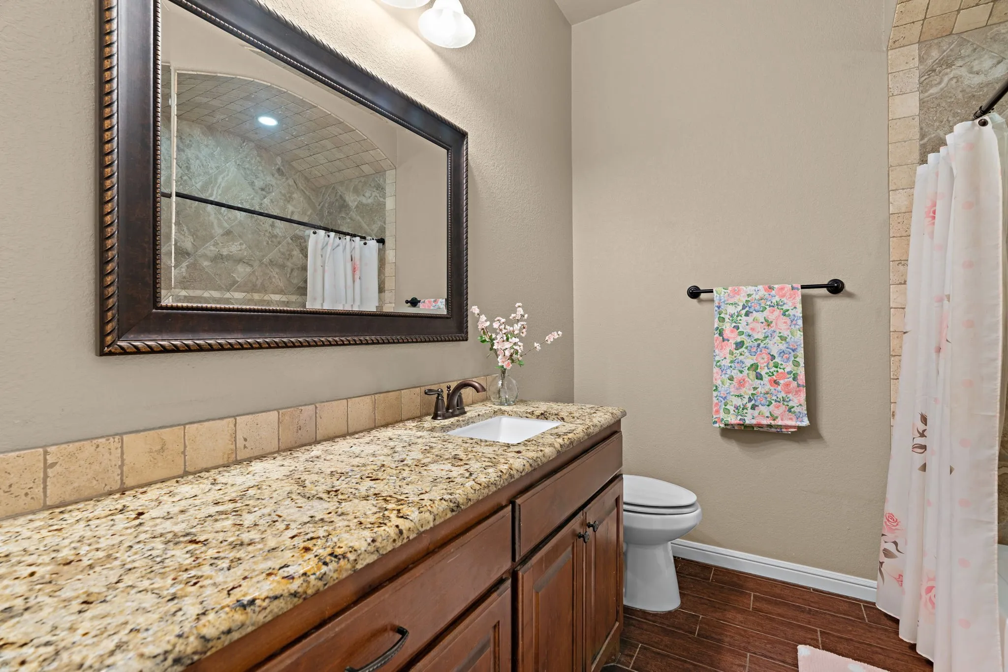 Single Family Residence For Sale in Erath County , 117 Flat Foot Lane, Stephenville, Texas 76401, 3 Bedroom, 3 Bathroom, 3 Garage spaces, 2,543 Sqft, built in 2015, mls#21212403, Real Estate Agent in Stephenville, Homes For Sale in Erath county, Homes For Sale in Stephenville, Realtor in Stephenville Texas, Real Estate Brokerage Independent Realty Texas, Luminita Cordes Realtor