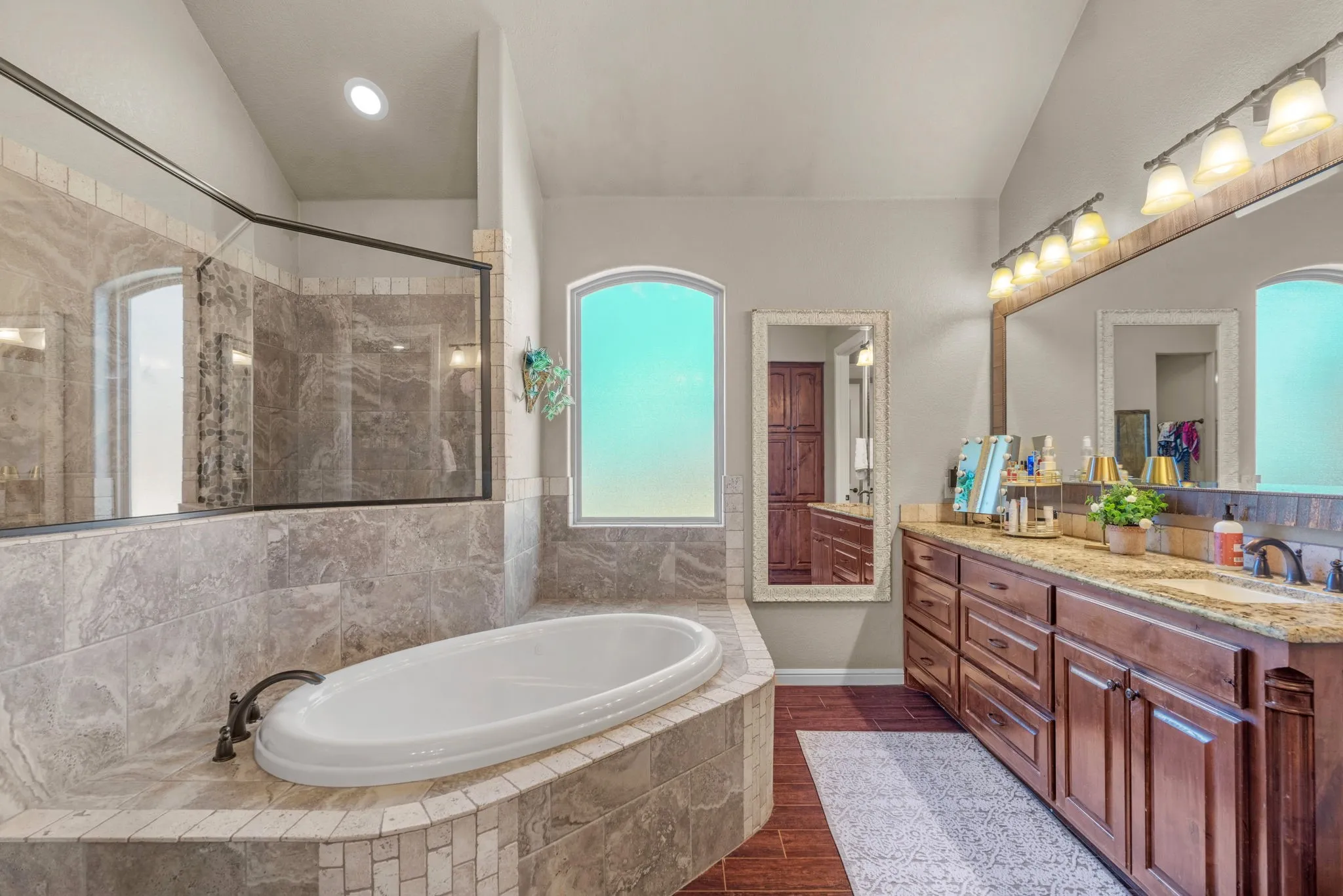 Single Family Residence For Sale in Erath County , 117 Flat Foot Lane, Stephenville, Texas 76401, 3 Bedroom, 3 Bathroom, 3 Garage spaces, 2,543 Sqft, built in 2015, mls#21212403, Real Estate Agent in Stephenville, Homes For Sale in Erath county, Homes For Sale in Stephenville, Realtor in Stephenville Texas, Real Estate Brokerage Independent Realty Texas, Luminita Cordes Realtor