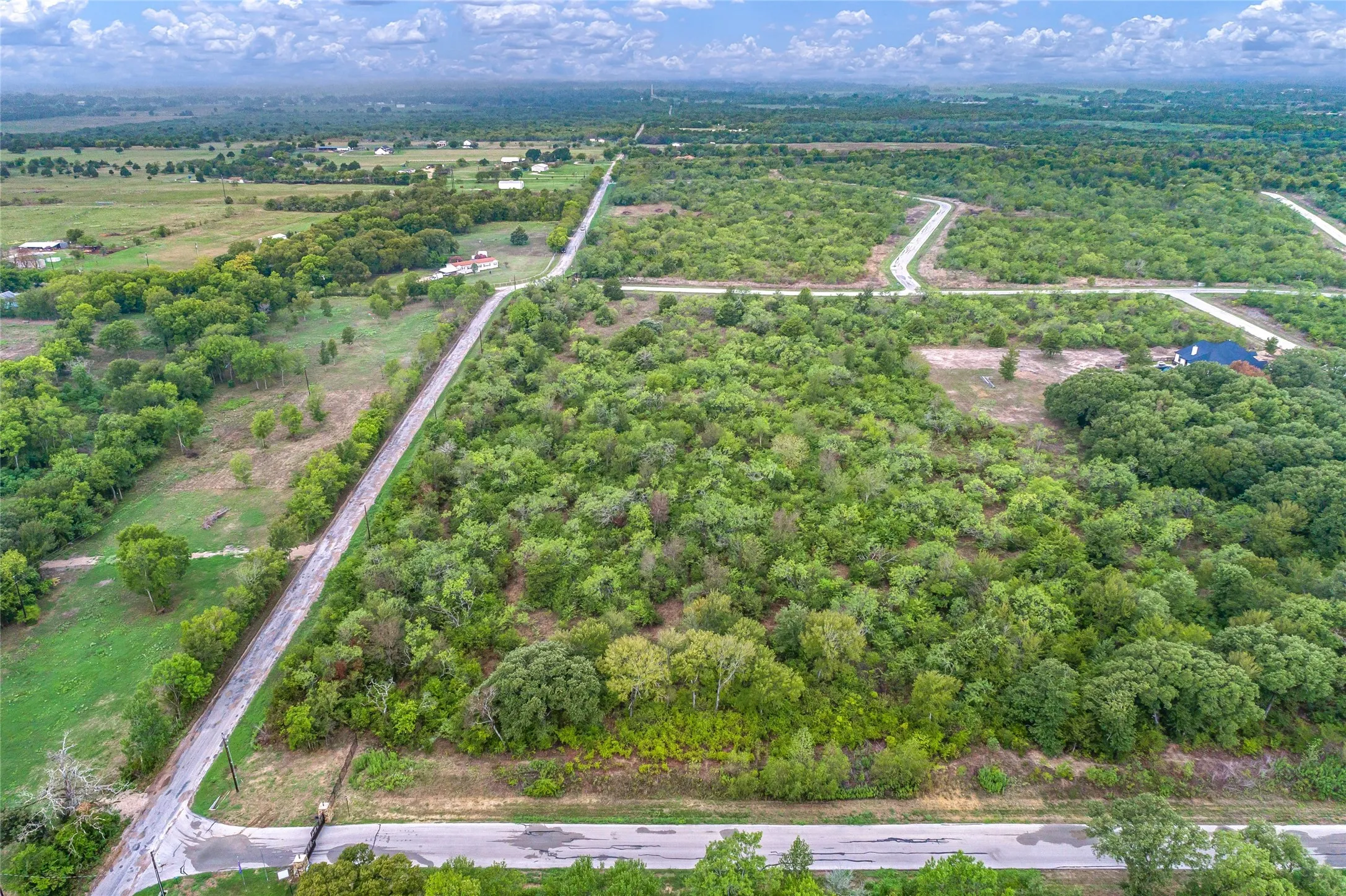 Improved Land For Sale in Kaufman County , 7117 County Road 4042, Kemp, Texas 75143, 0, 0, Garage spaces, 0 Sqft, built in 0, mls#21237360, Real Estate Agent in Kemp, Homes For Sale in Kaufman county, Homes For Sale in Kemp, Realtor in Kemp Texas, Real Estate Brokerage Independent Realty Texas, Luminita Cordes Realtor