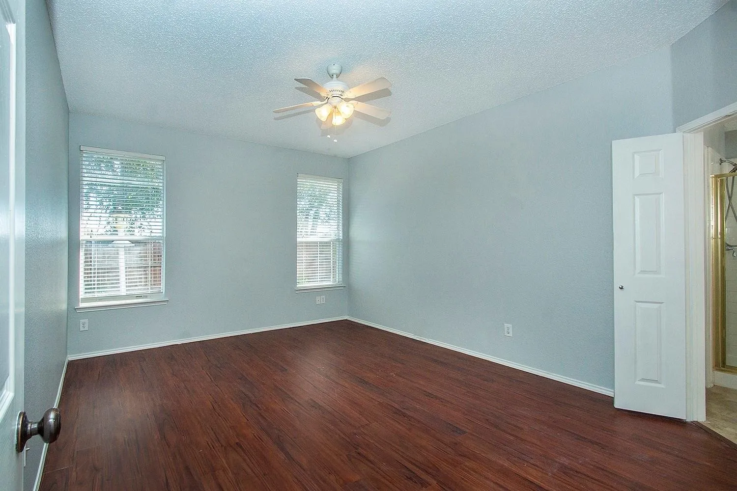 Single Family Residence For Rent in Collin County , 406 Leameadow Drive, Allen, Texas 75002, 4 Bedroom, 2 Bathroom, 2 Garage spaces, 2,434 Sqft, built in 2000, Preowned, mls#21237433, Real Estate Agent in Allen, Homes For Rent in Collin county, Homes For Rent in Allen, Realtor in Allen Texas, Real Estate Brokerage Independent Realty Texas, Luminita Cordes Realtor