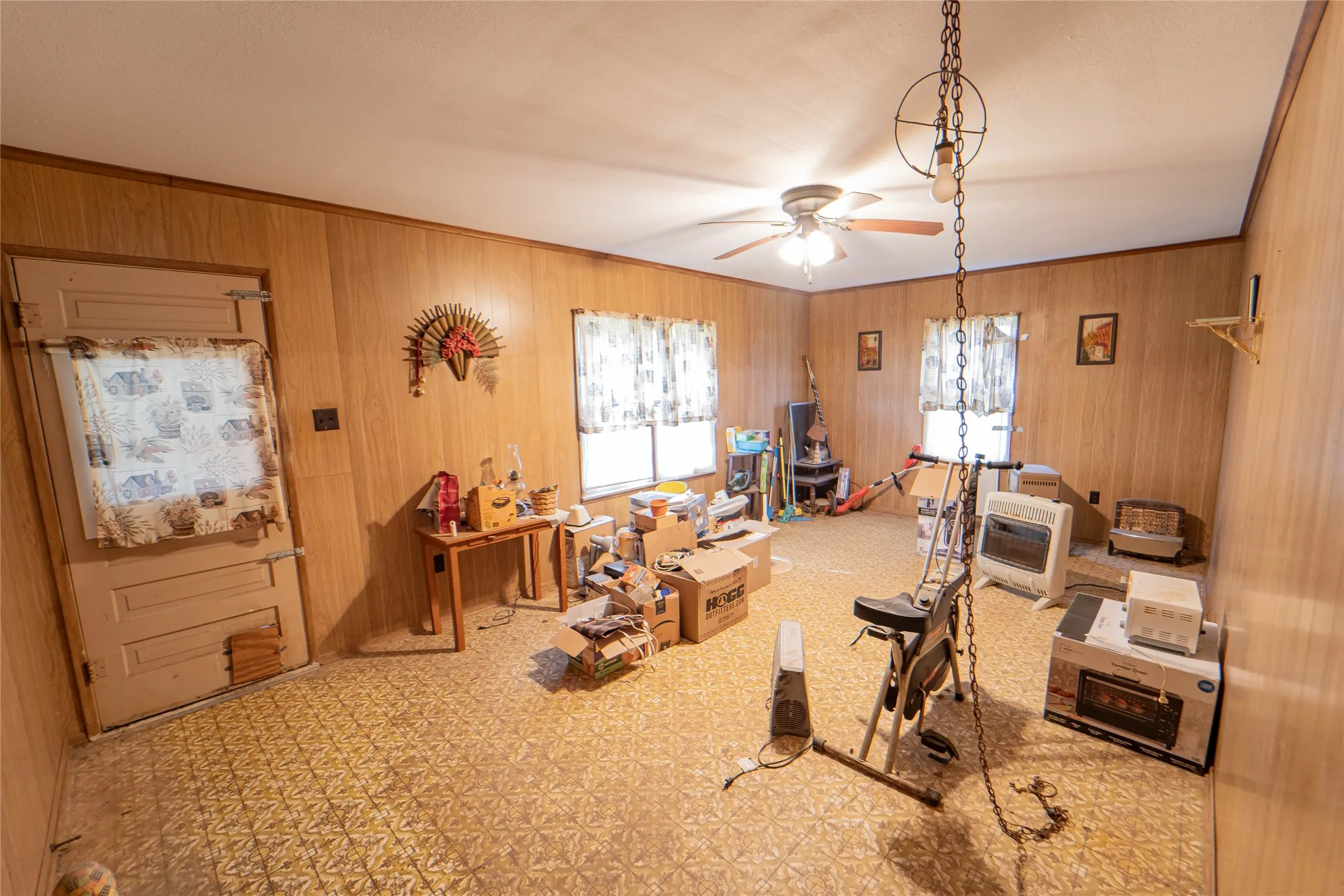 Single Family Residence For Sale in Stephens County , 701 N Shelton Street, Breckenridge, Texas 76424, 3 Bedroom, 1 Bathroom, 1 Garage spaces, 1,352 Sqft, built in 0, mls#21237175, Real Estate Agent in Breckenridge, Homes For Sale in Stephens county, Homes For Sale in Breckenridge, Realtor in Breckenridge Texas, Real Estate Brokerage Independent Realty Texas, Luminita Cordes Realtor