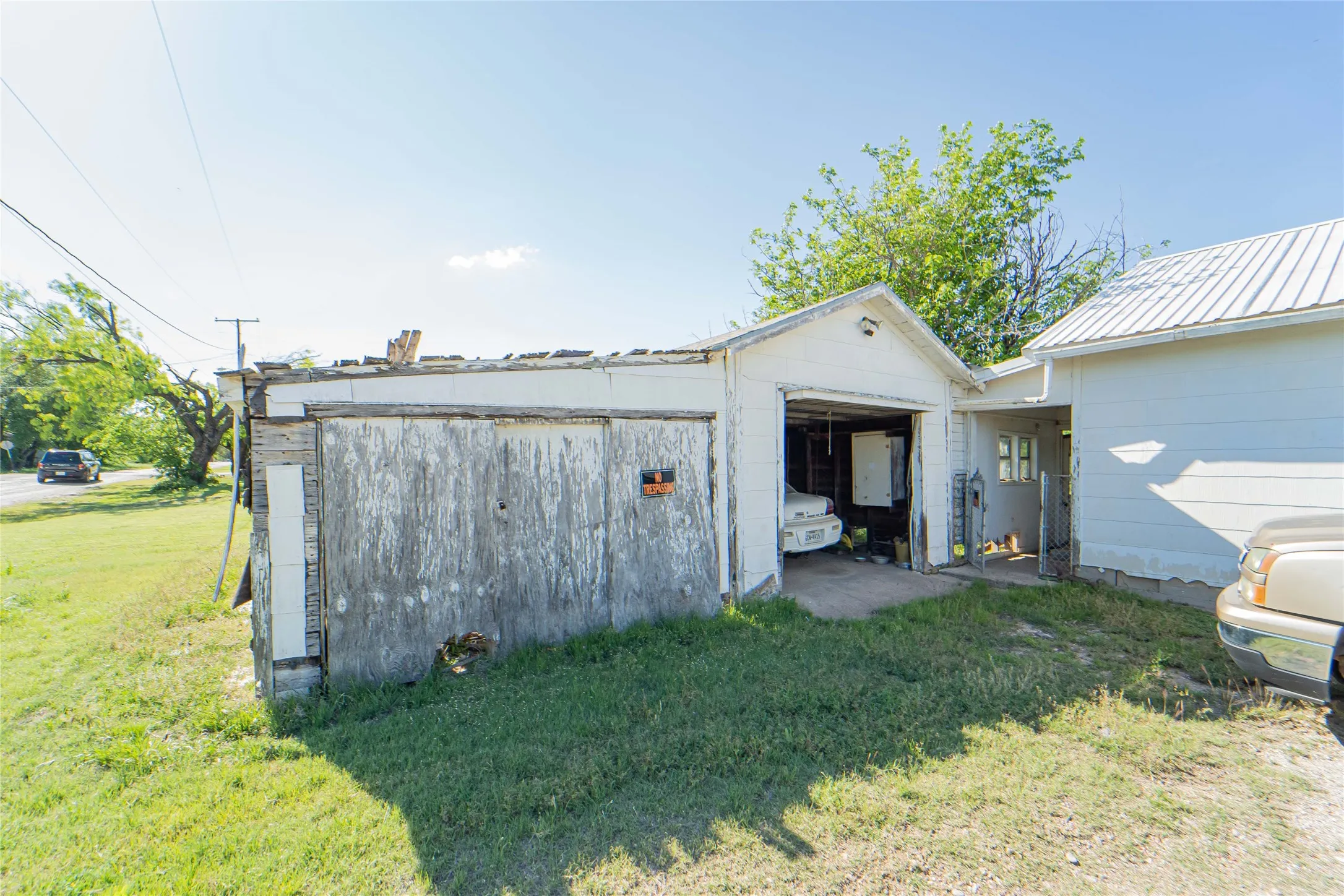 Single Family Residence For Sale in Stephens County , 701 N Shelton Street, Breckenridge, Texas 76424, 3 Bedroom, 1 Bathroom, 1 Garage spaces, 1,352 Sqft, built in 0, mls#21237175, Real Estate Agent in Breckenridge, Homes For Sale in Stephens county, Homes For Sale in Breckenridge, Realtor in Breckenridge Texas, Real Estate Brokerage Independent Realty Texas, Luminita Cordes Realtor