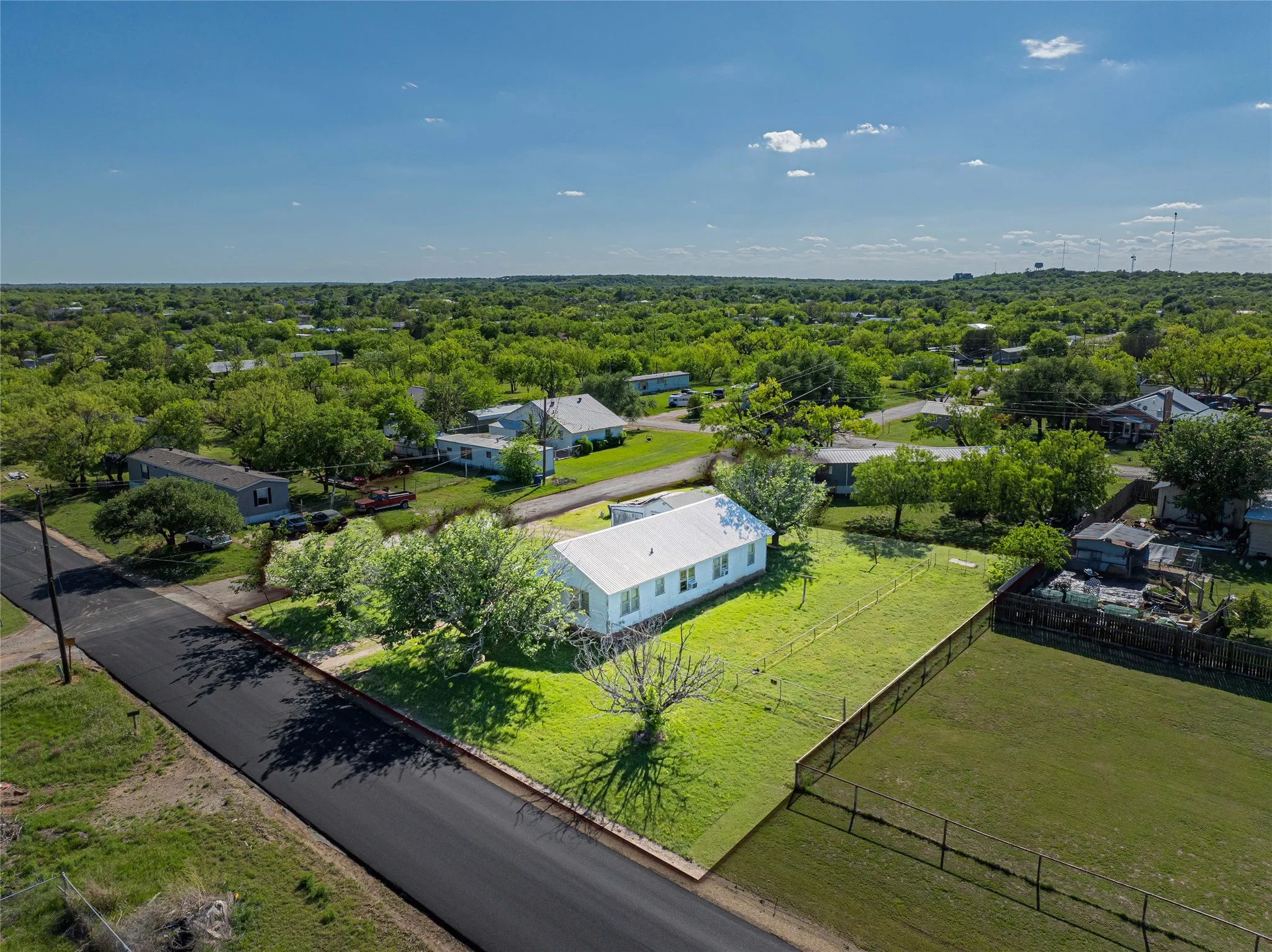 Single Family Residence For Sale in Stephens County , 701 N Shelton Street, Breckenridge, Texas 76424, 3 Bedroom, 1 Bathroom, 1 Garage spaces, 1,352 Sqft, built in 0, mls#21237175, Real Estate Agent in Breckenridge, Homes For Sale in Stephens county, Homes For Sale in Breckenridge, Realtor in Breckenridge Texas, Real Estate Brokerage Independent Realty Texas, Luminita Cordes Realtor
