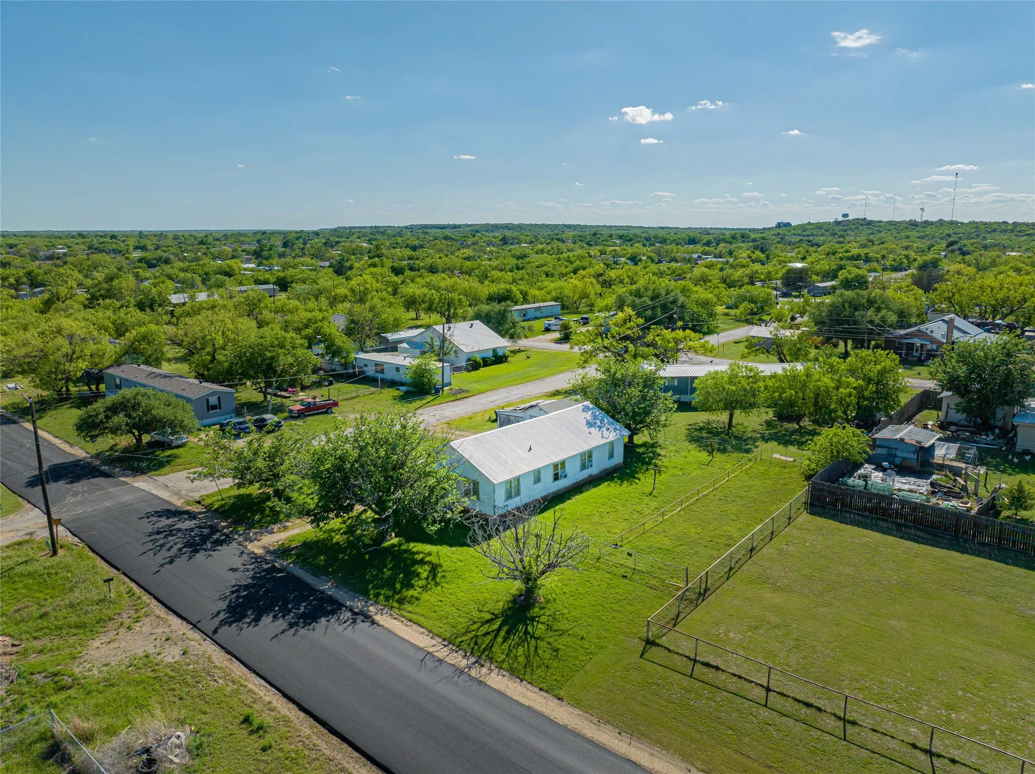 Single Family Residence For Sale in Stephens County , 701 N Shelton Street, Breckenridge, Texas 76424, 3 Bedroom, 1 Bathroom, 1 Garage spaces, 1,352 Sqft, built in 0, mls#21237175, Real Estate Agent in Breckenridge, Homes For Sale in Stephens county, Homes For Sale in Breckenridge, Realtor in Breckenridge Texas, Real Estate Brokerage Independent Realty Texas, Luminita Cordes Realtor